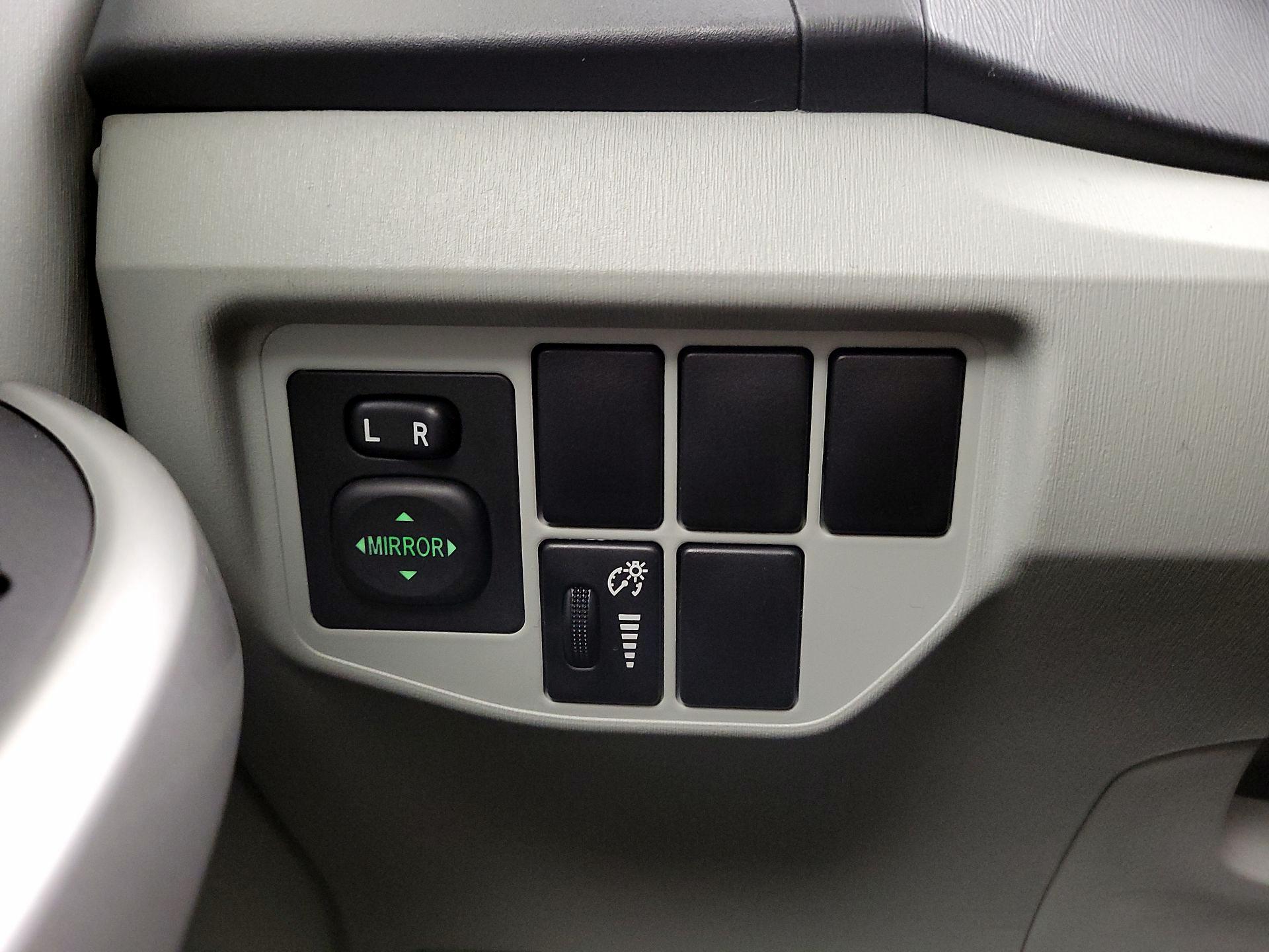 Thumbnail: 2015 Toyota Prius - 13