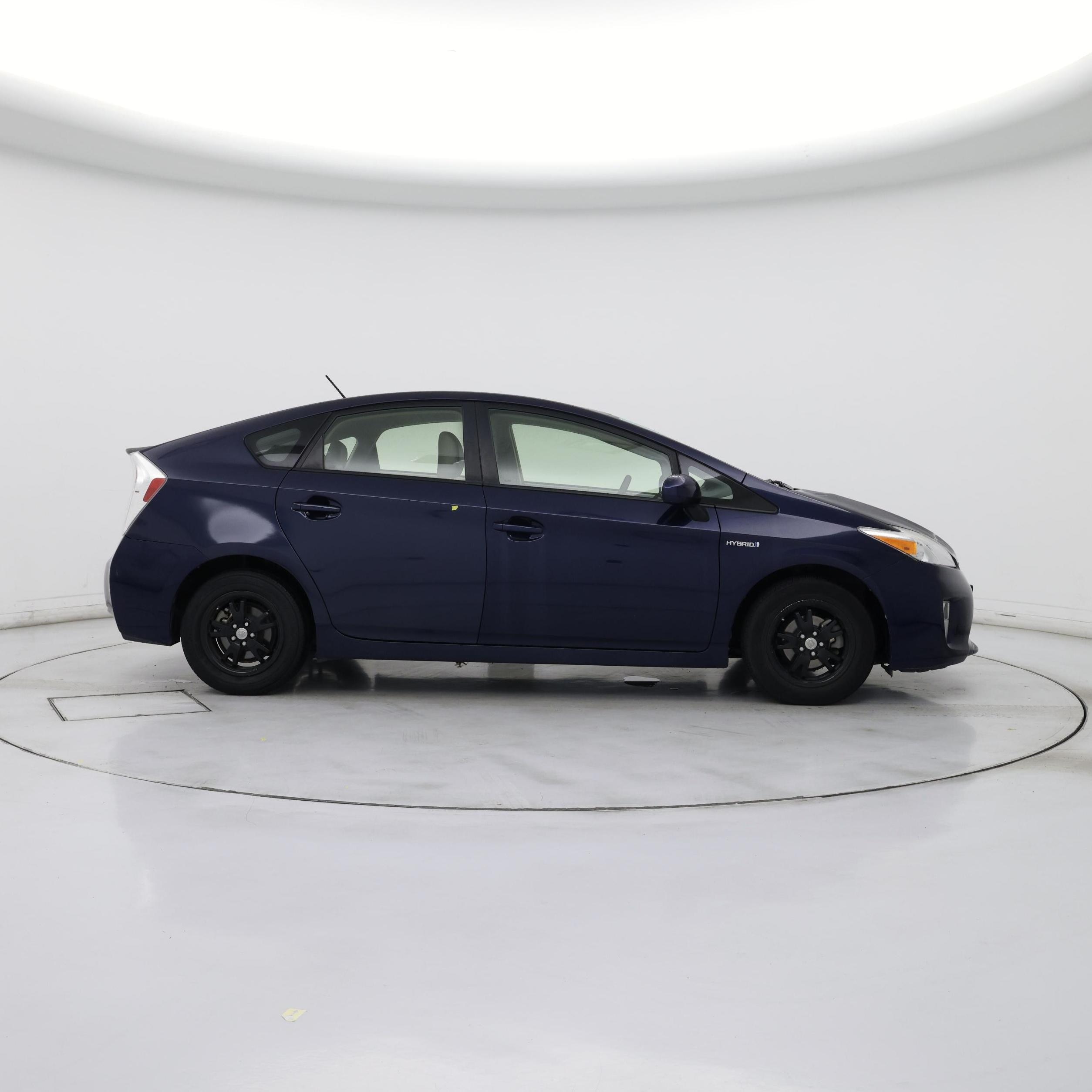 Thumbnail: 2015 Toyota Prius - 7
