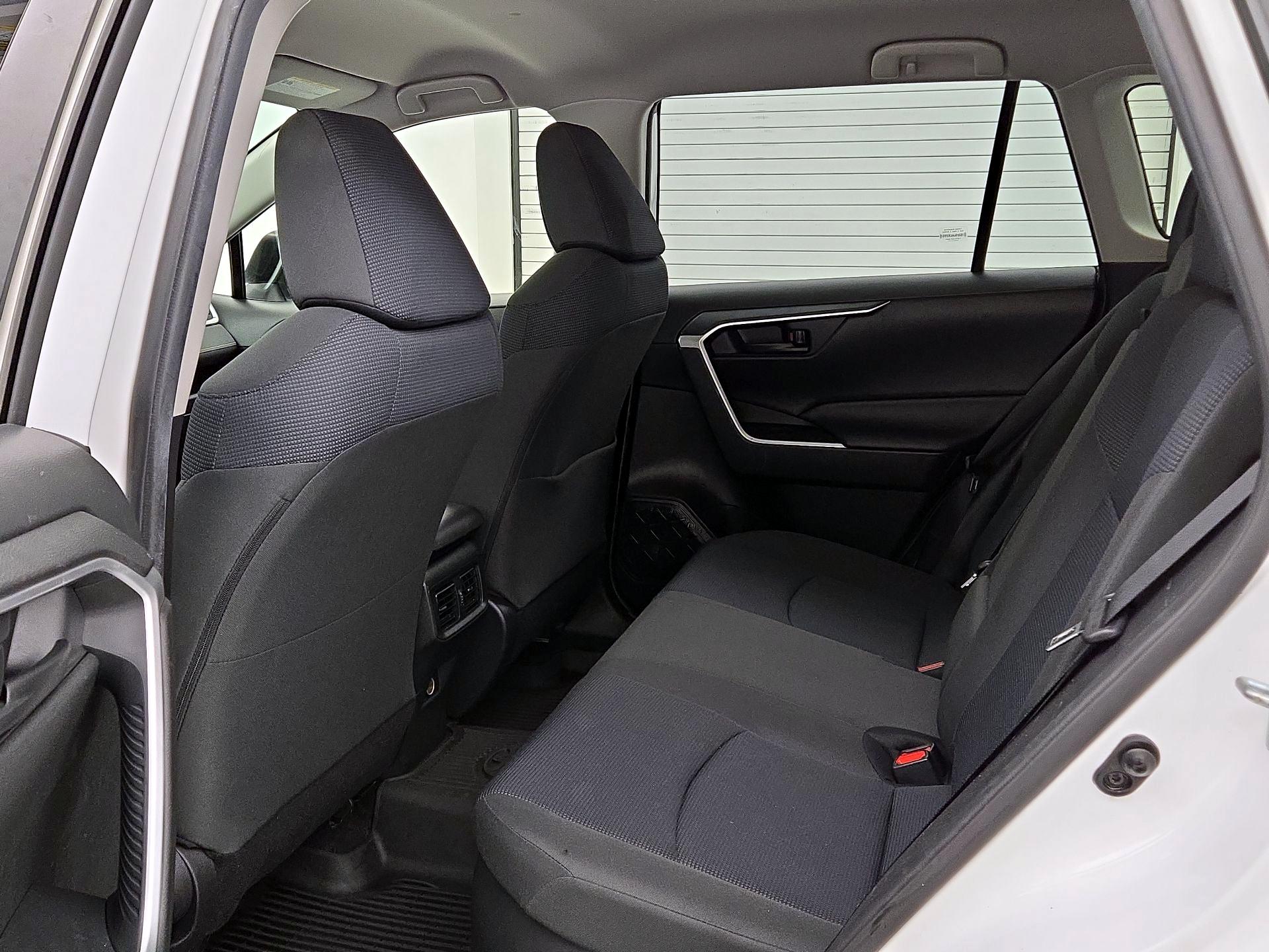 Thumbnail: 2020 Toyota RAV4 - 18