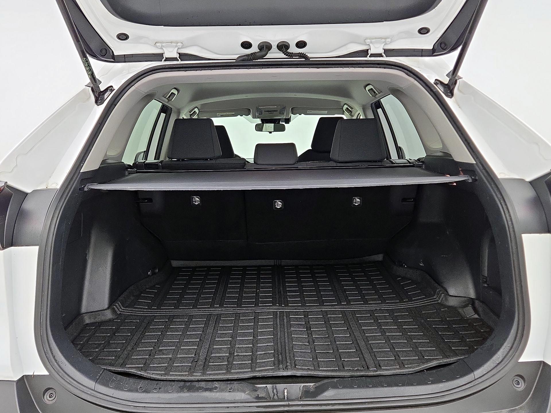 Thumbnail: 2020 Toyota RAV4 - 19