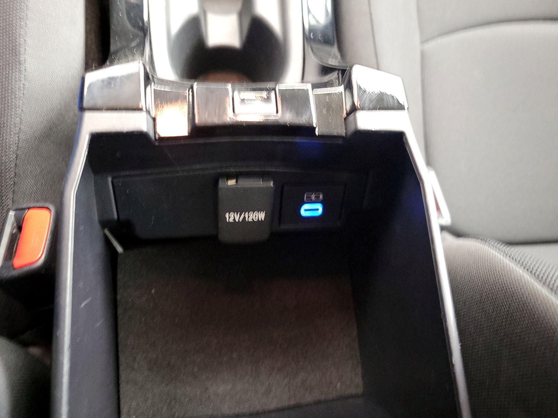 Thumbnail: 2022 Toyota Corolla - 18