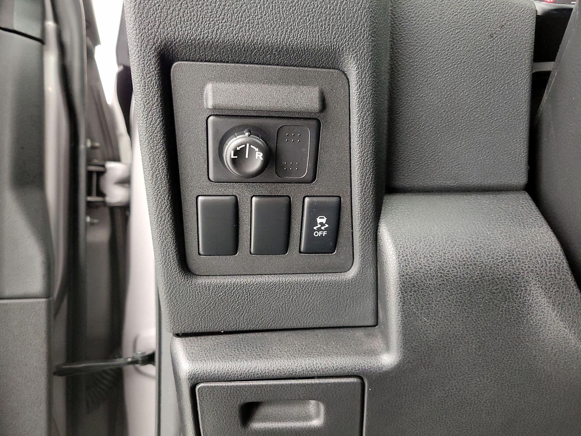 Thumbnail: 2015 Nissan Rogue - 13