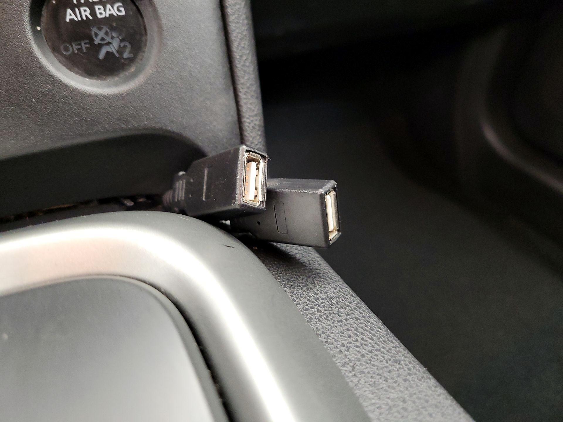 Thumbnail: 2015 Nissan Rogue - 18