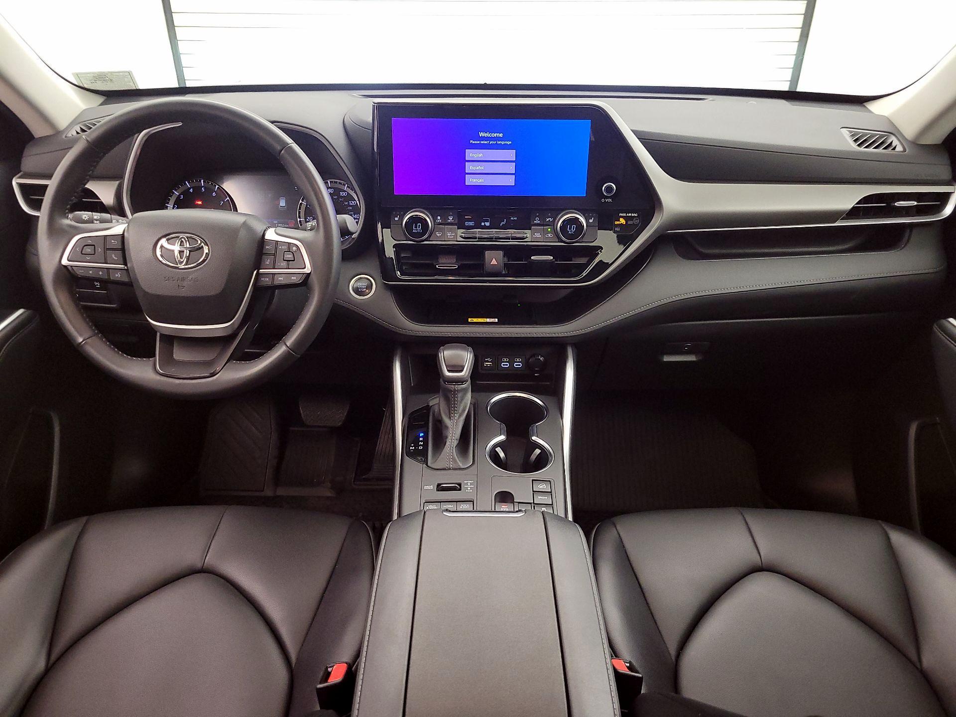 Thumbnail: 2024 Toyota Highlander - 9