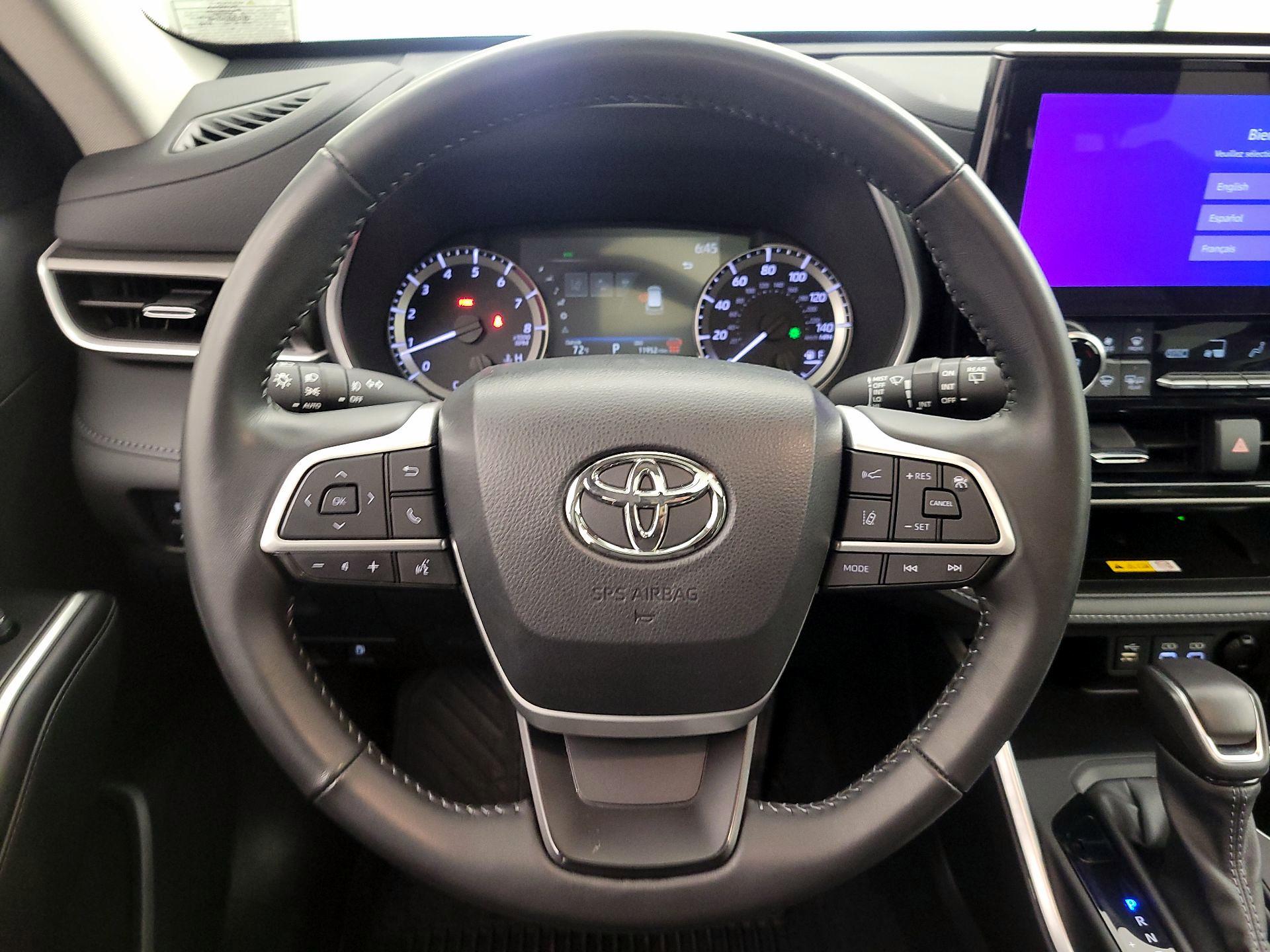 Thumbnail: 2024 Toyota Highlander - 10