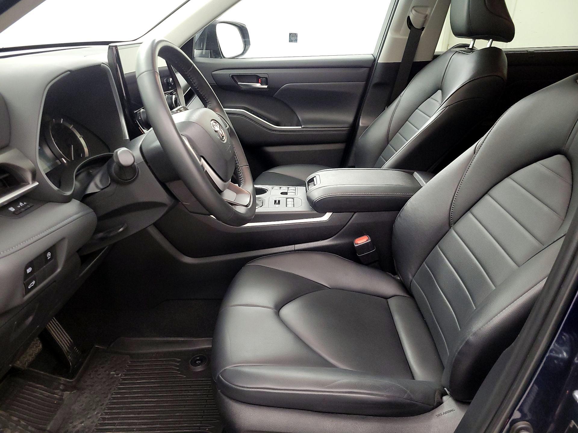 Thumbnail: 2024 Toyota Highlander - 11