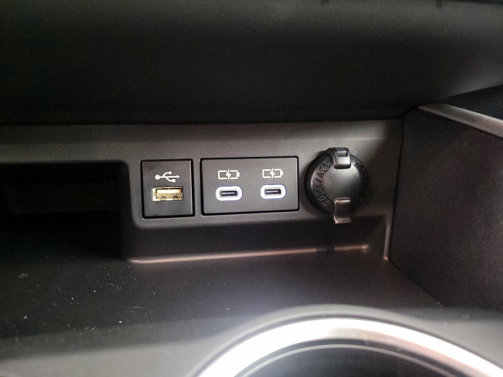 Thumbnail: 2024 Toyota Highlander - 18