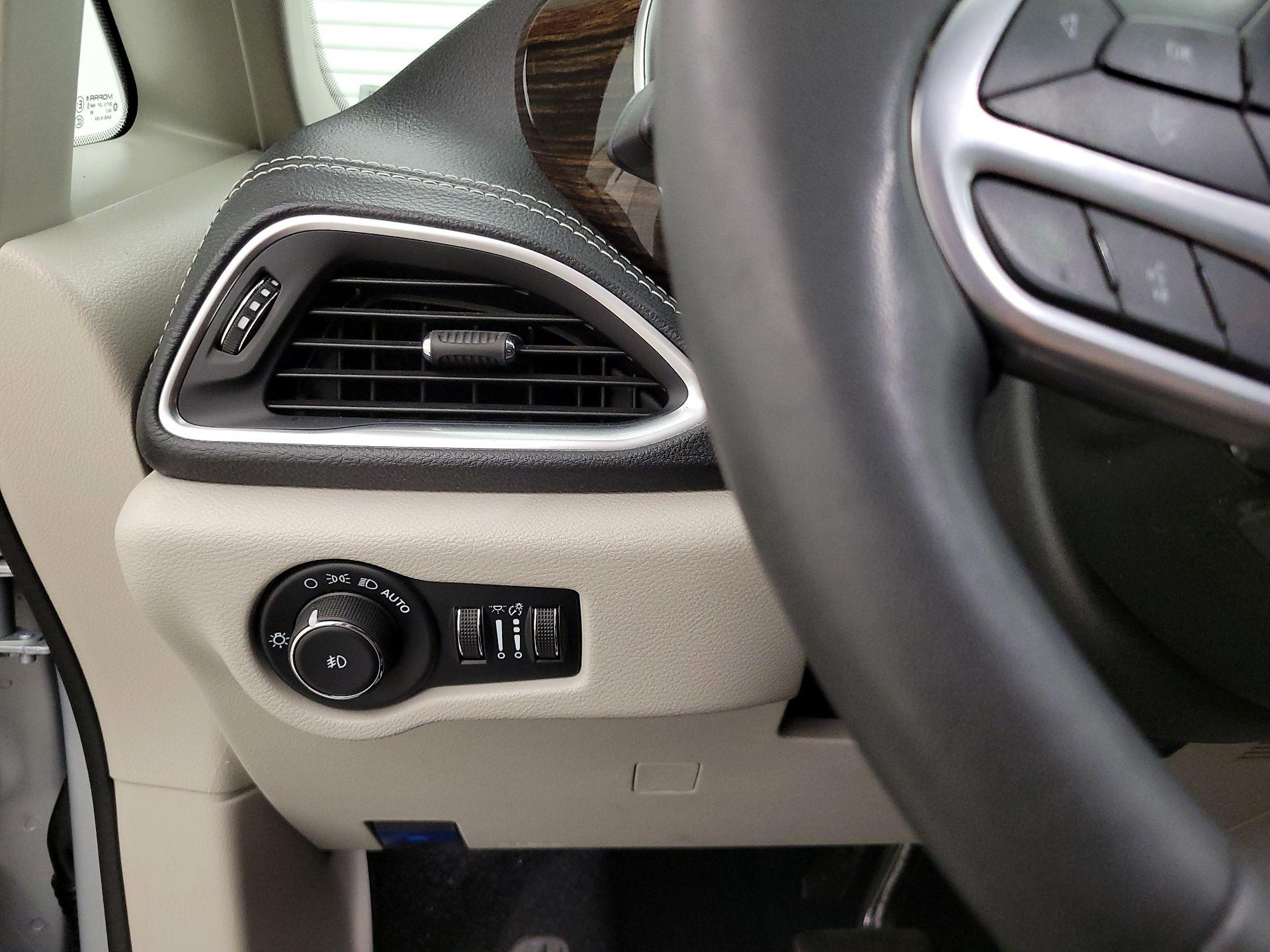 Thumbnail: 2022 Chrysler Pacifica - 13