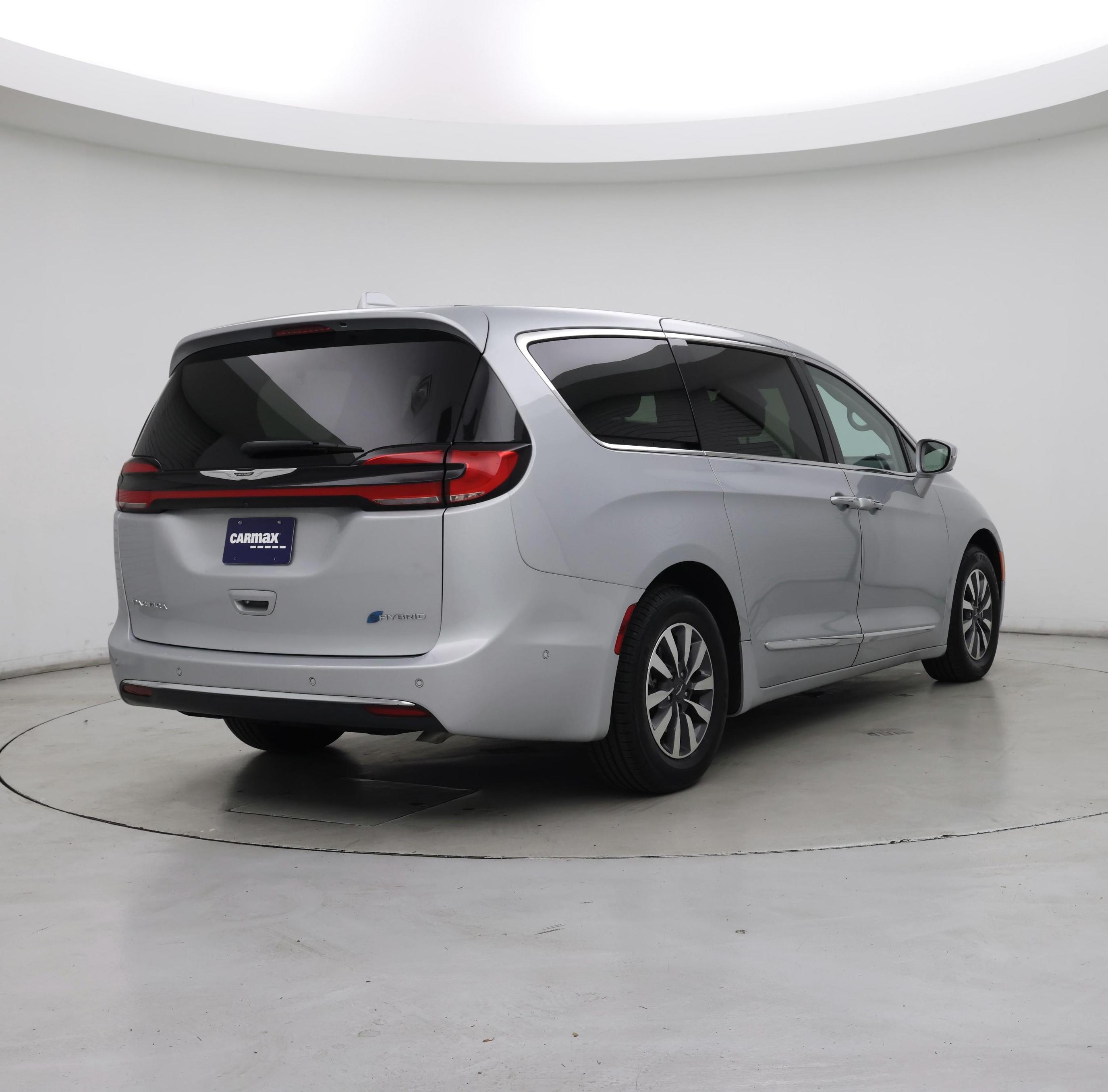 Thumbnail: 2022 Chrysler Pacifica - 8