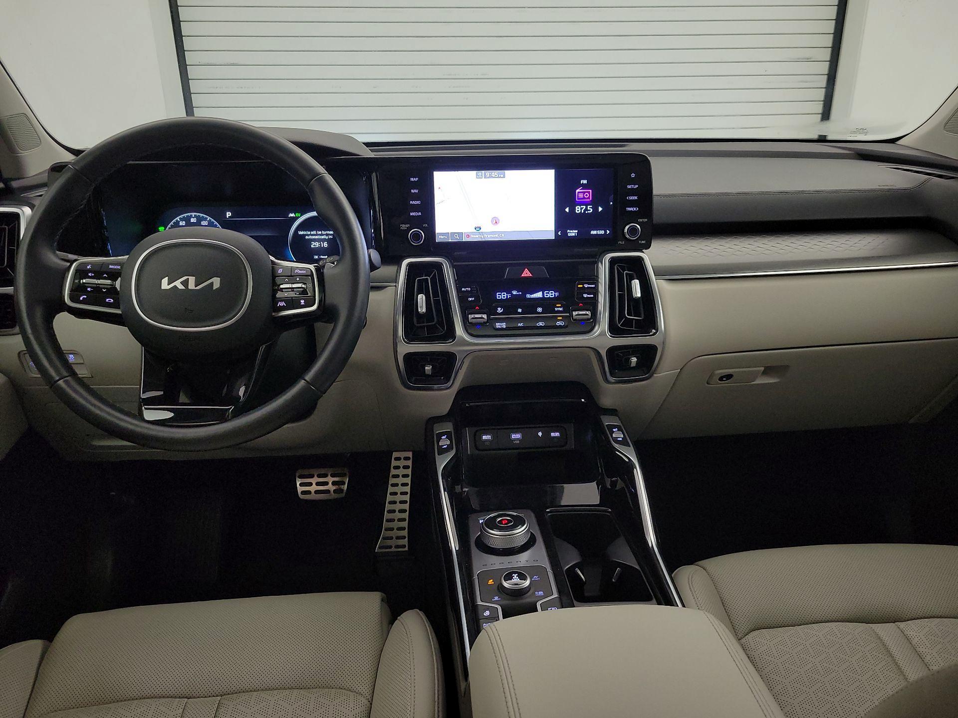 Thumbnail: 2023 Kia Sorento - 9