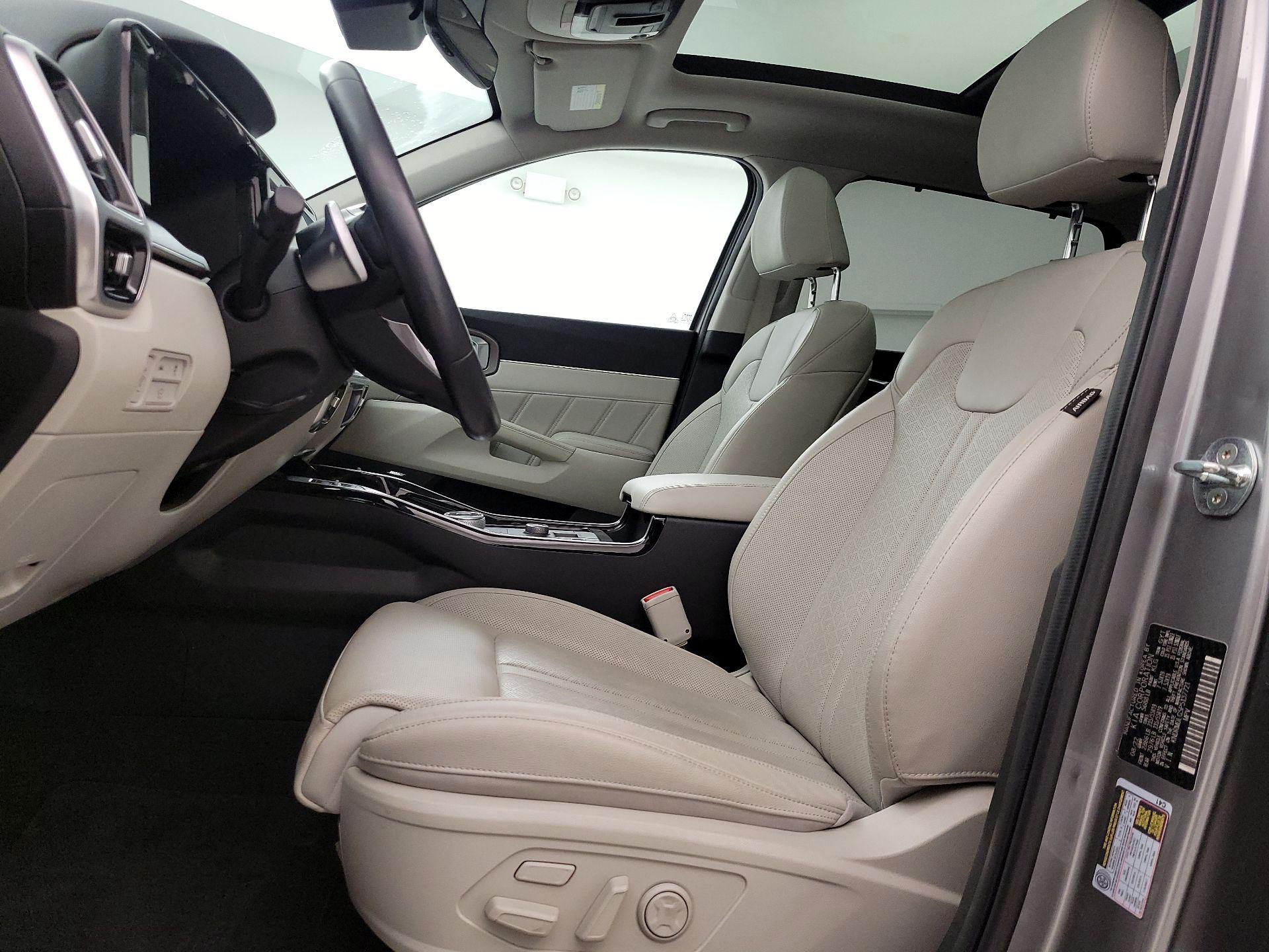 Thumbnail: 2023 Kia Sorento - 11