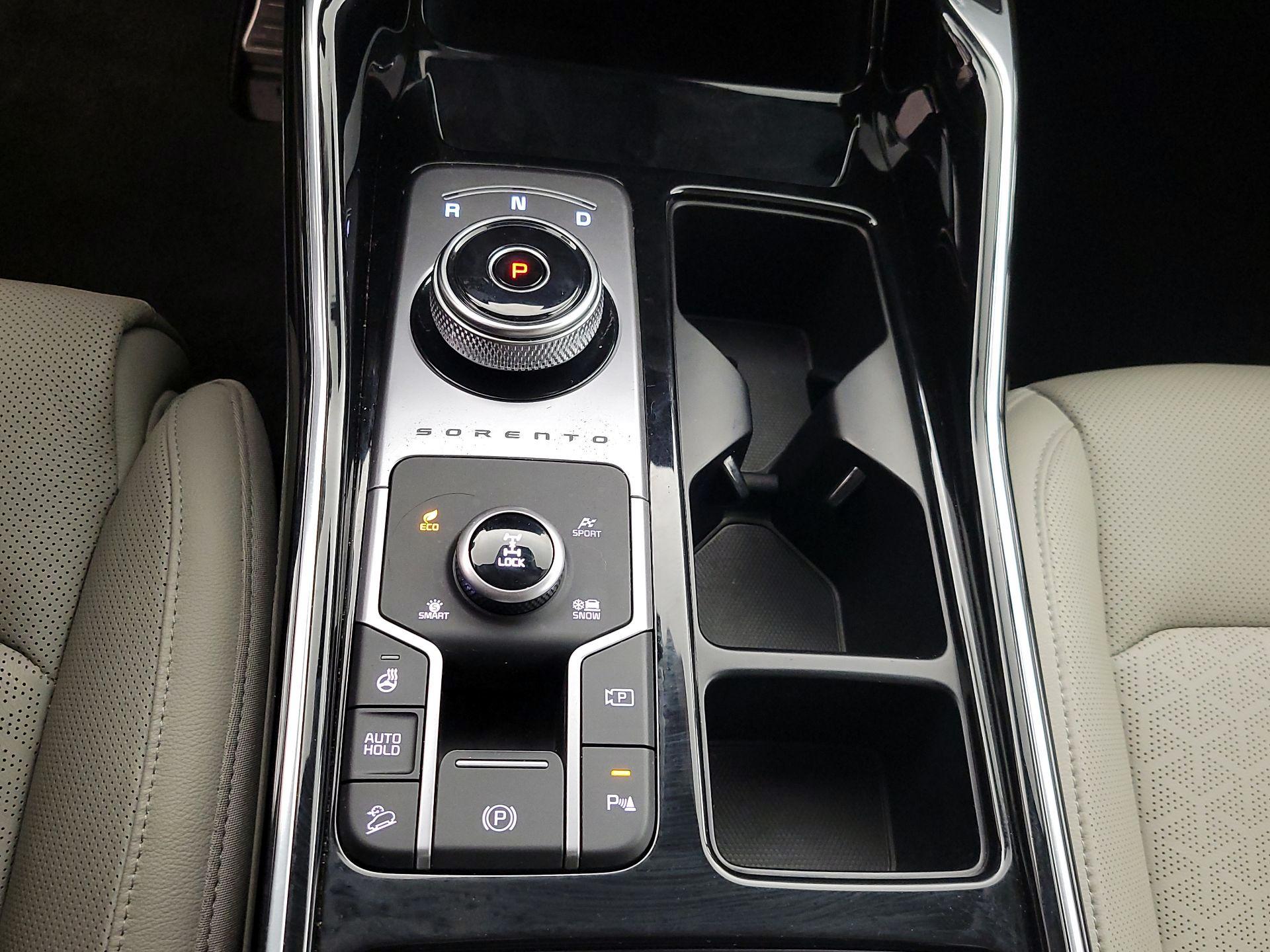 Thumbnail: 2023 Kia Sorento - 18