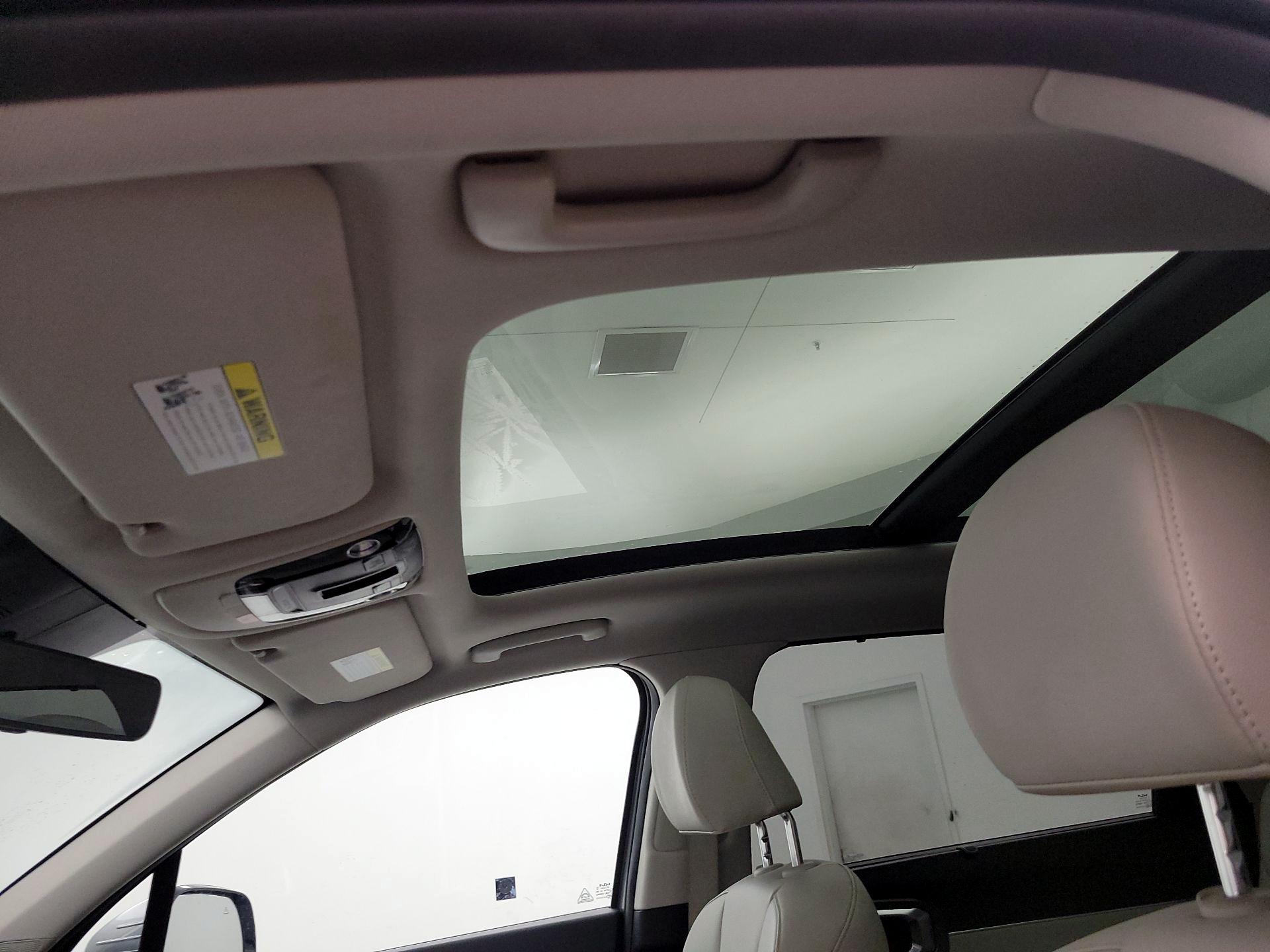 Thumbnail: 2023 Kia Sorento - 20