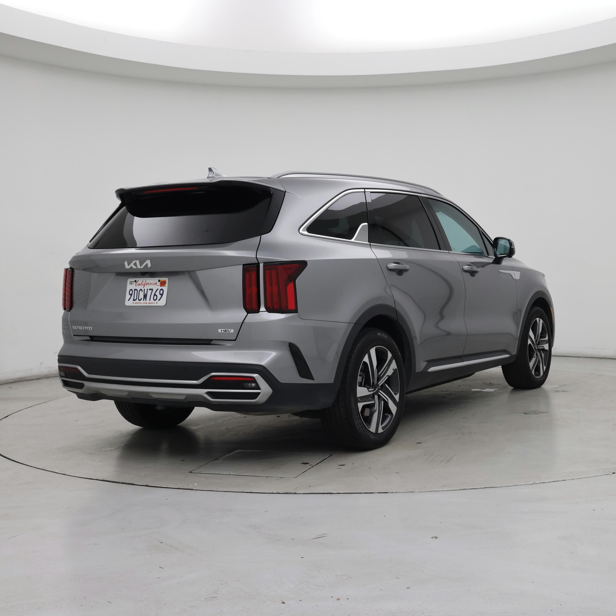 Thumbnail: 2023 Kia Sorento - 8