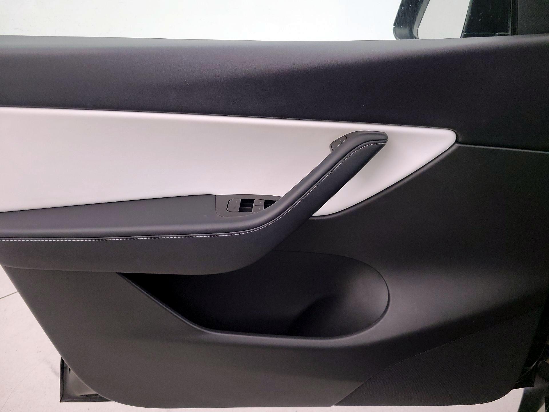 Thumbnail: 2020 Tesla Model Y - 12