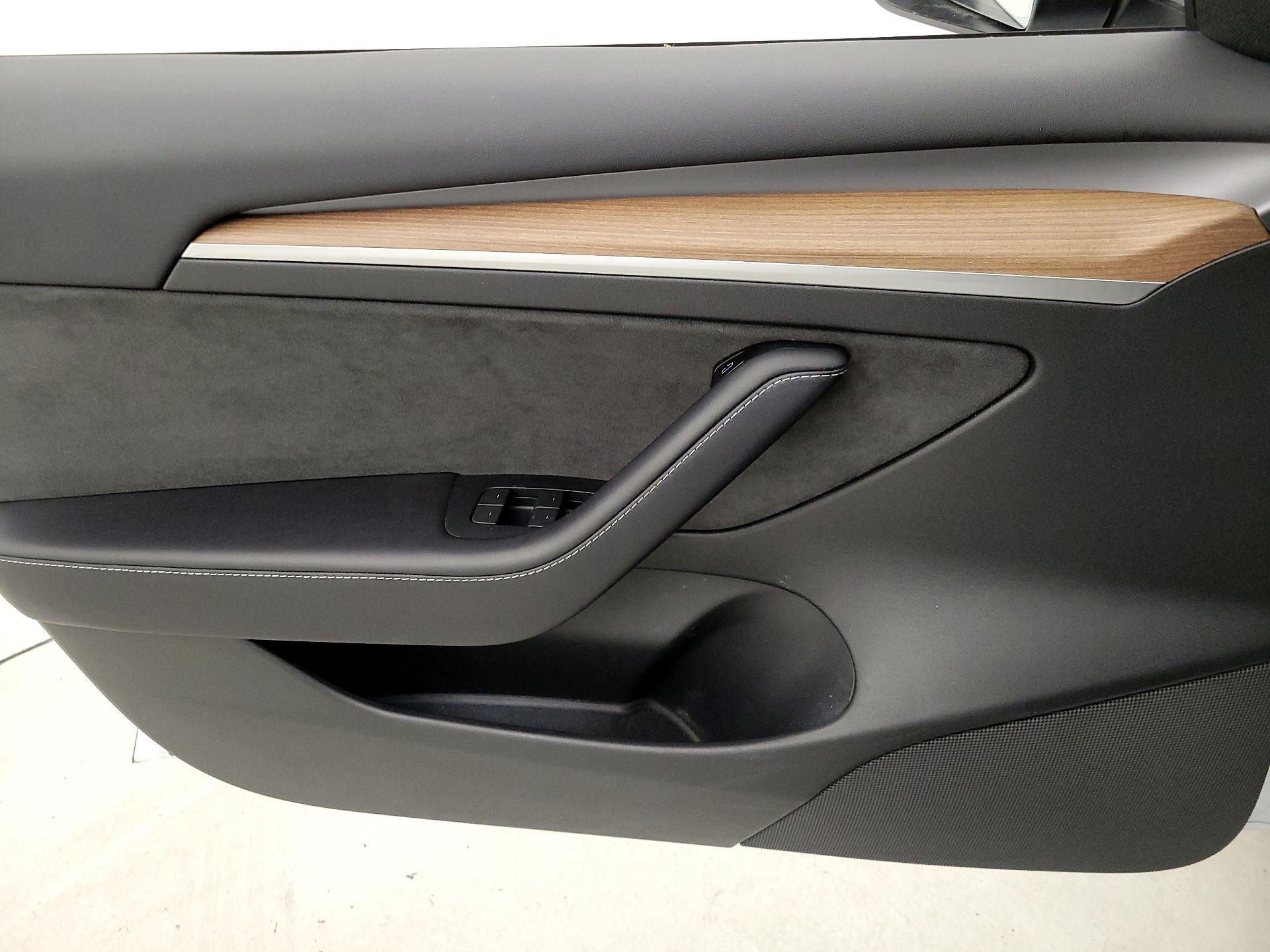 Thumbnail: 2023 Tesla Model 3 - 12