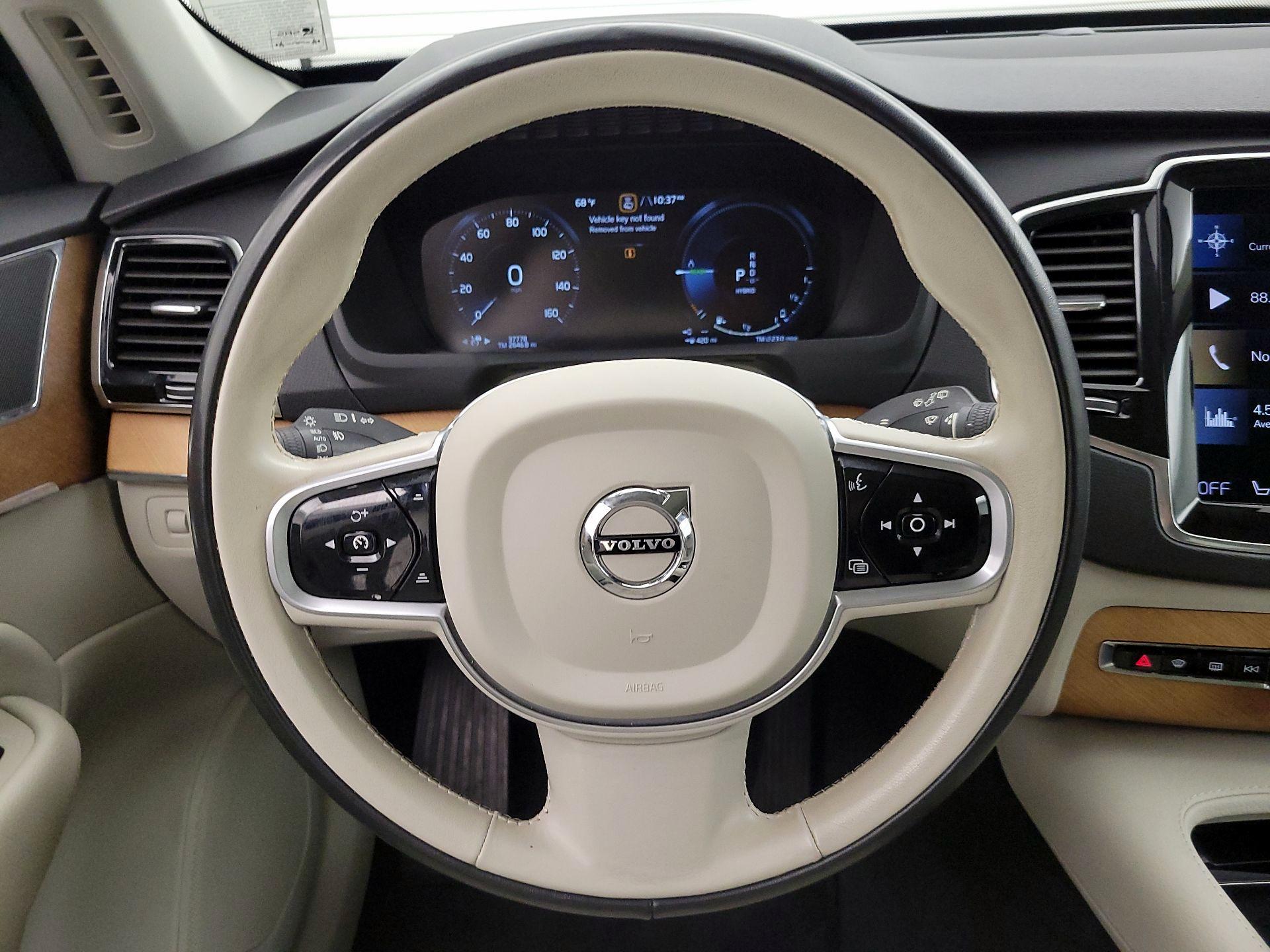 Thumbnail: 2021 Volvo XC90 - 10