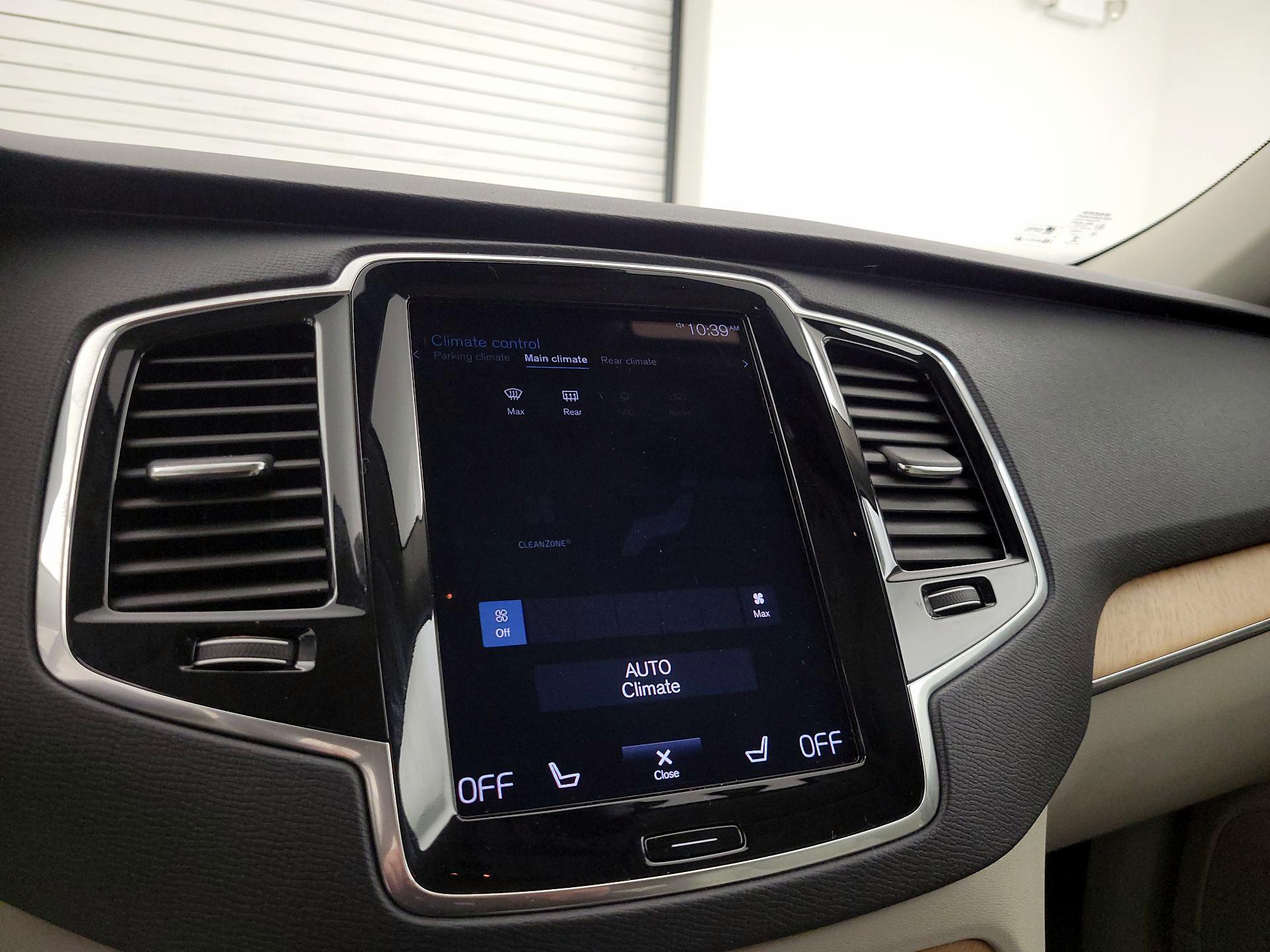 Thumbnail: 2021 Volvo XC90 - 17