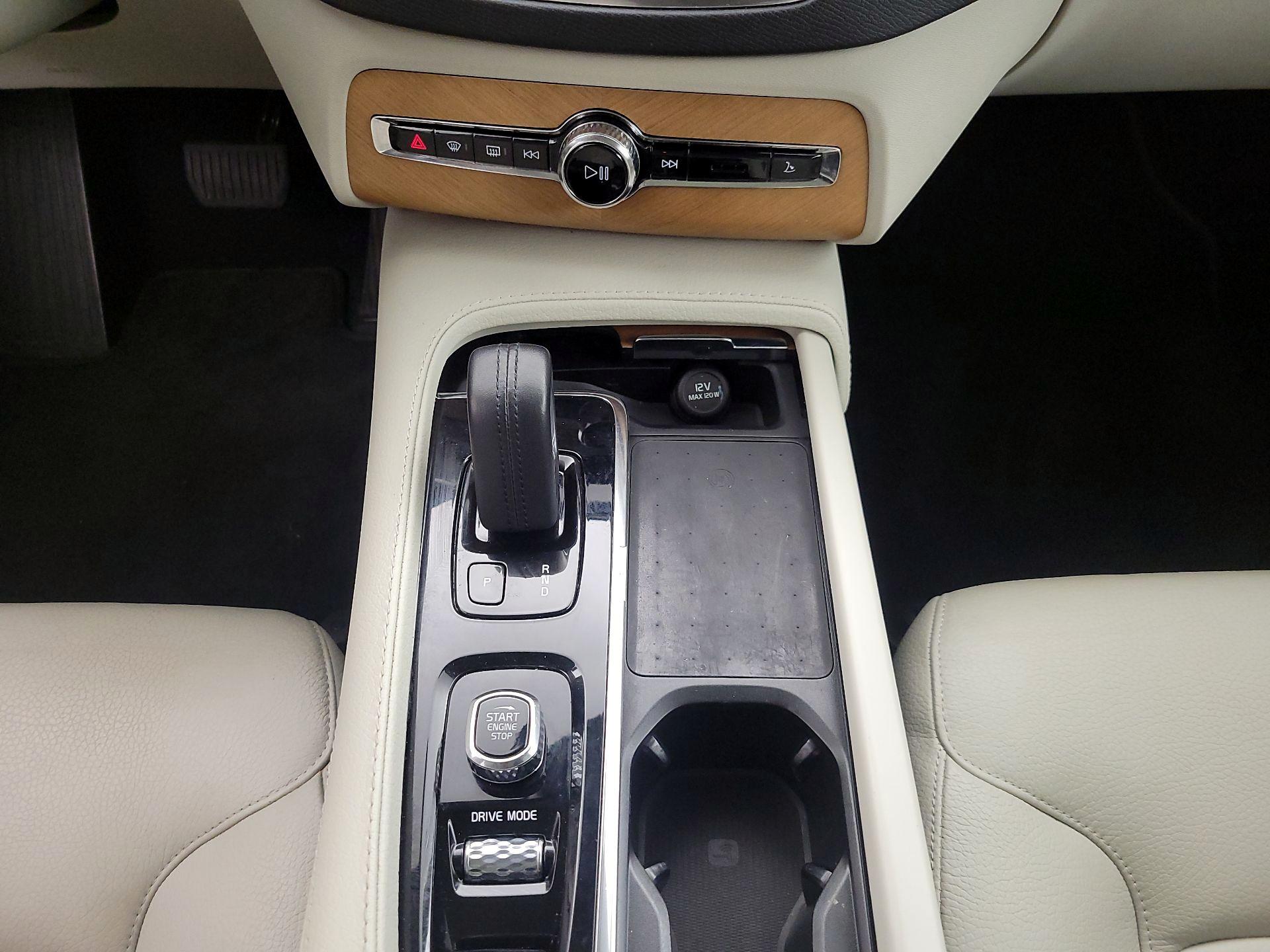 Thumbnail: 2021 Volvo XC90 - 18