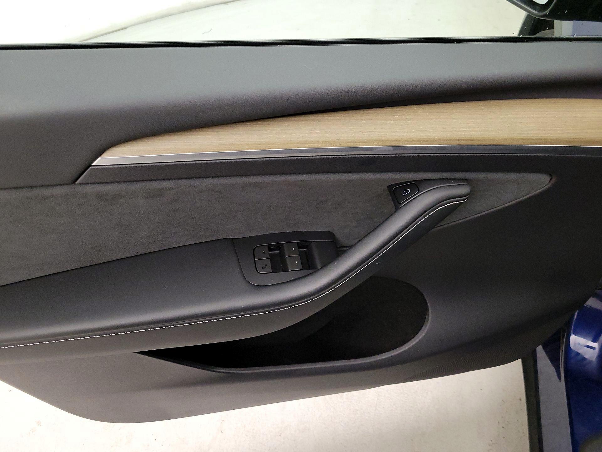 Thumbnail: 2023 Tesla Model Y - 12