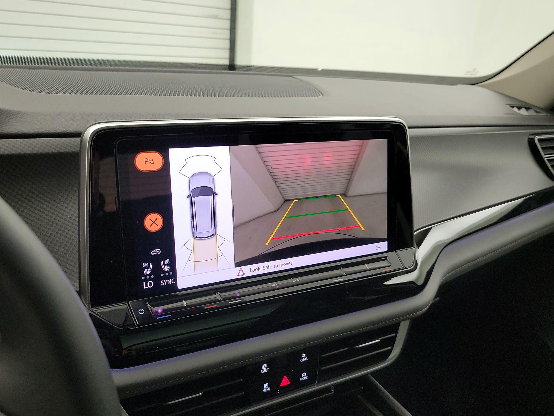 Thumbnail: 2024 Volkswagen Atlas - 14