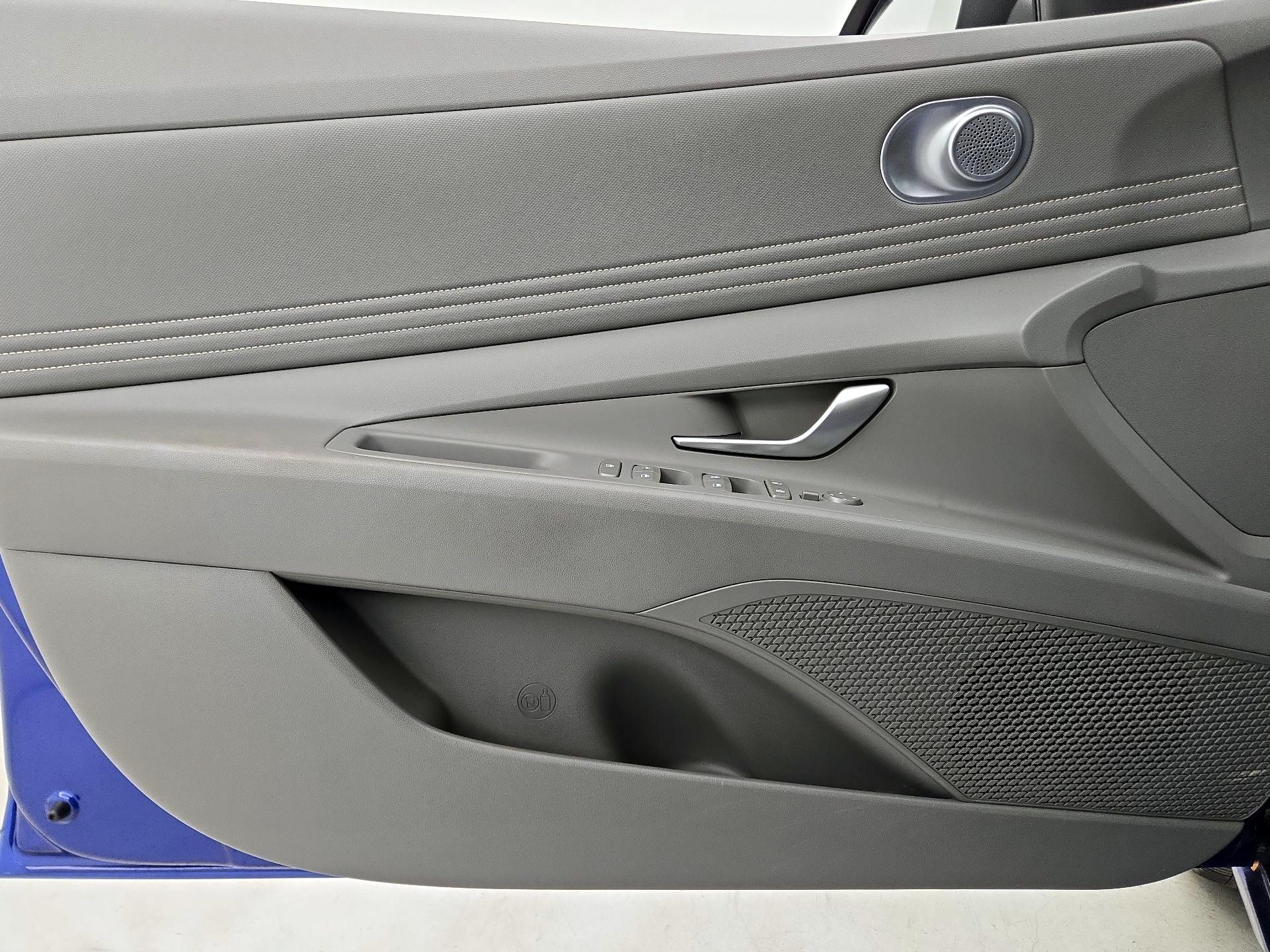 Thumbnail: 2023 Hyundai Elantra - 12