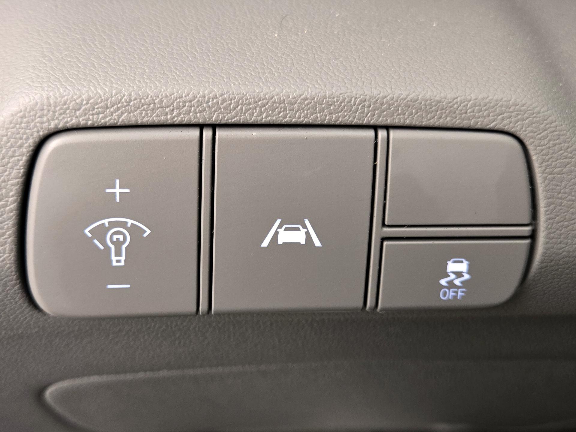 Thumbnail: 2023 Hyundai Elantra - 13