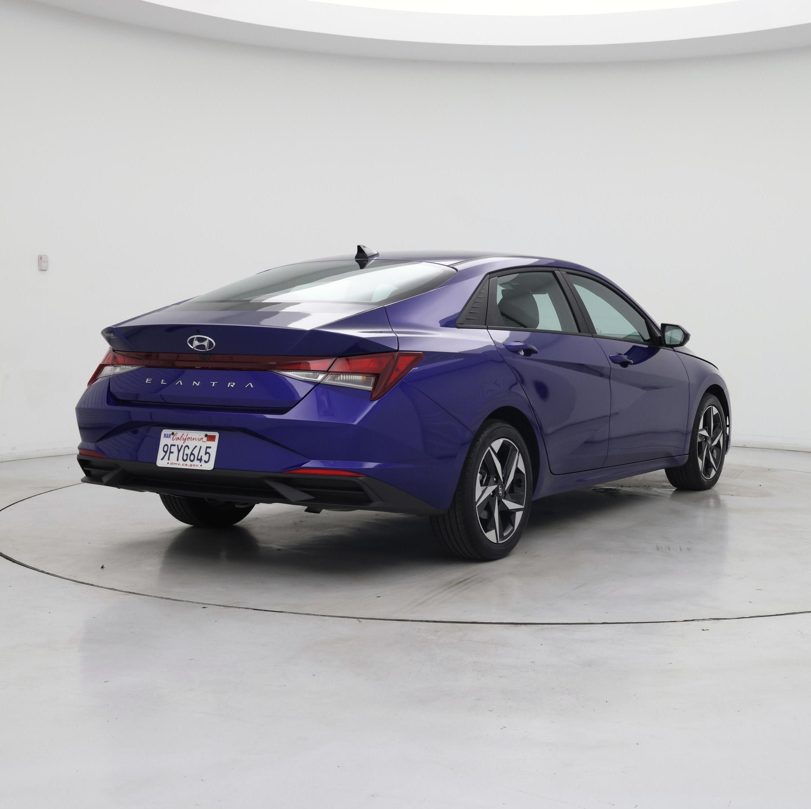 Thumbnail: 2023 Hyundai Elantra - 8