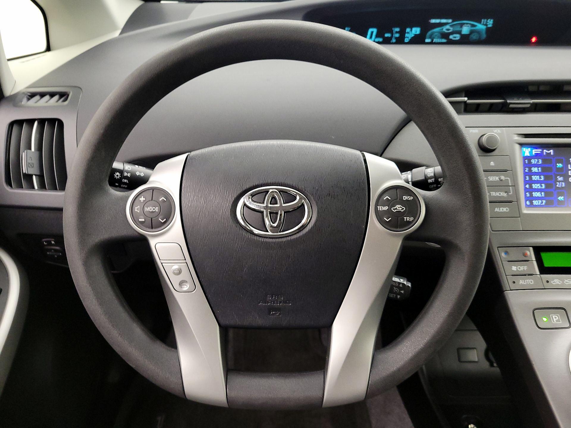 Thumbnail: 2015 Toyota Prius - 10
