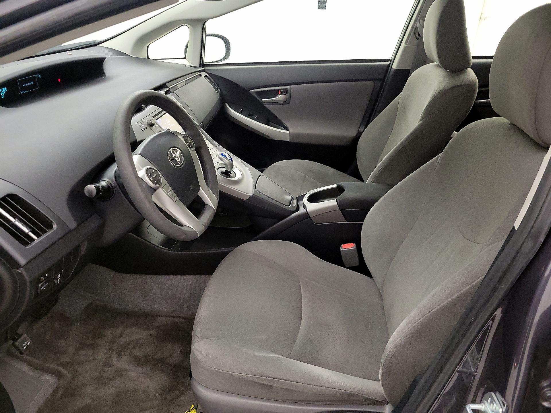 Thumbnail: 2015 Toyota Prius - 11