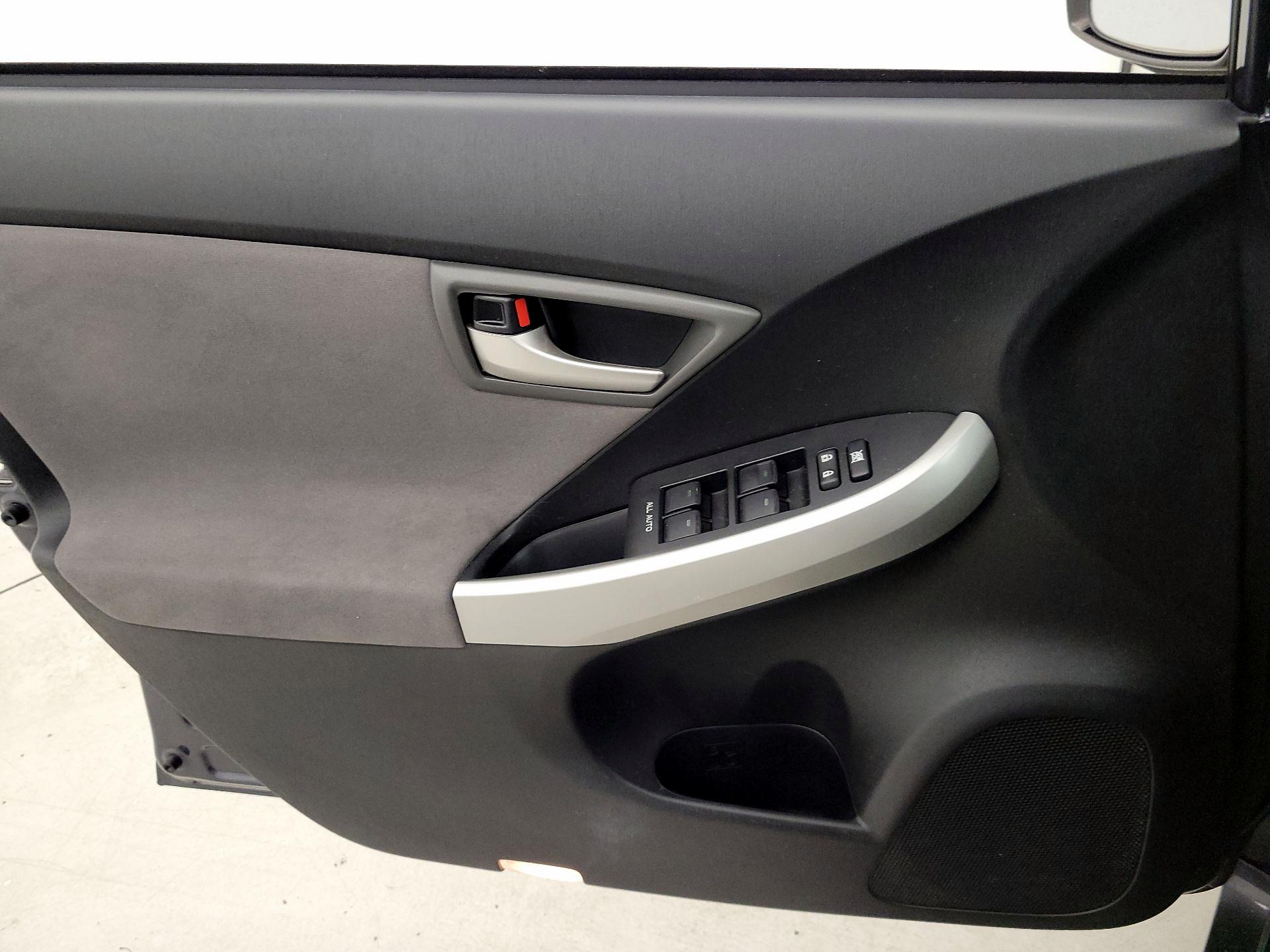 Thumbnail: 2015 Toyota Prius - 12