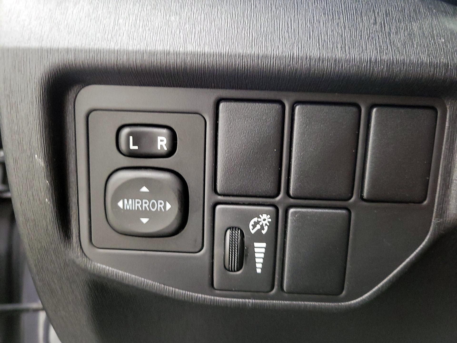 Thumbnail: 2015 Toyota Prius - 13