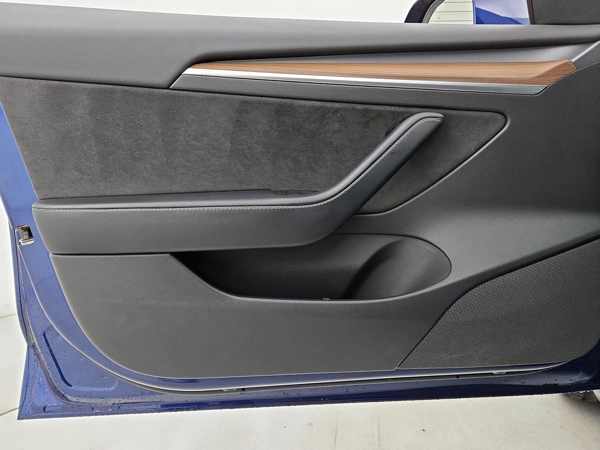 Thumbnail: 2023 Tesla Model 3 - 12