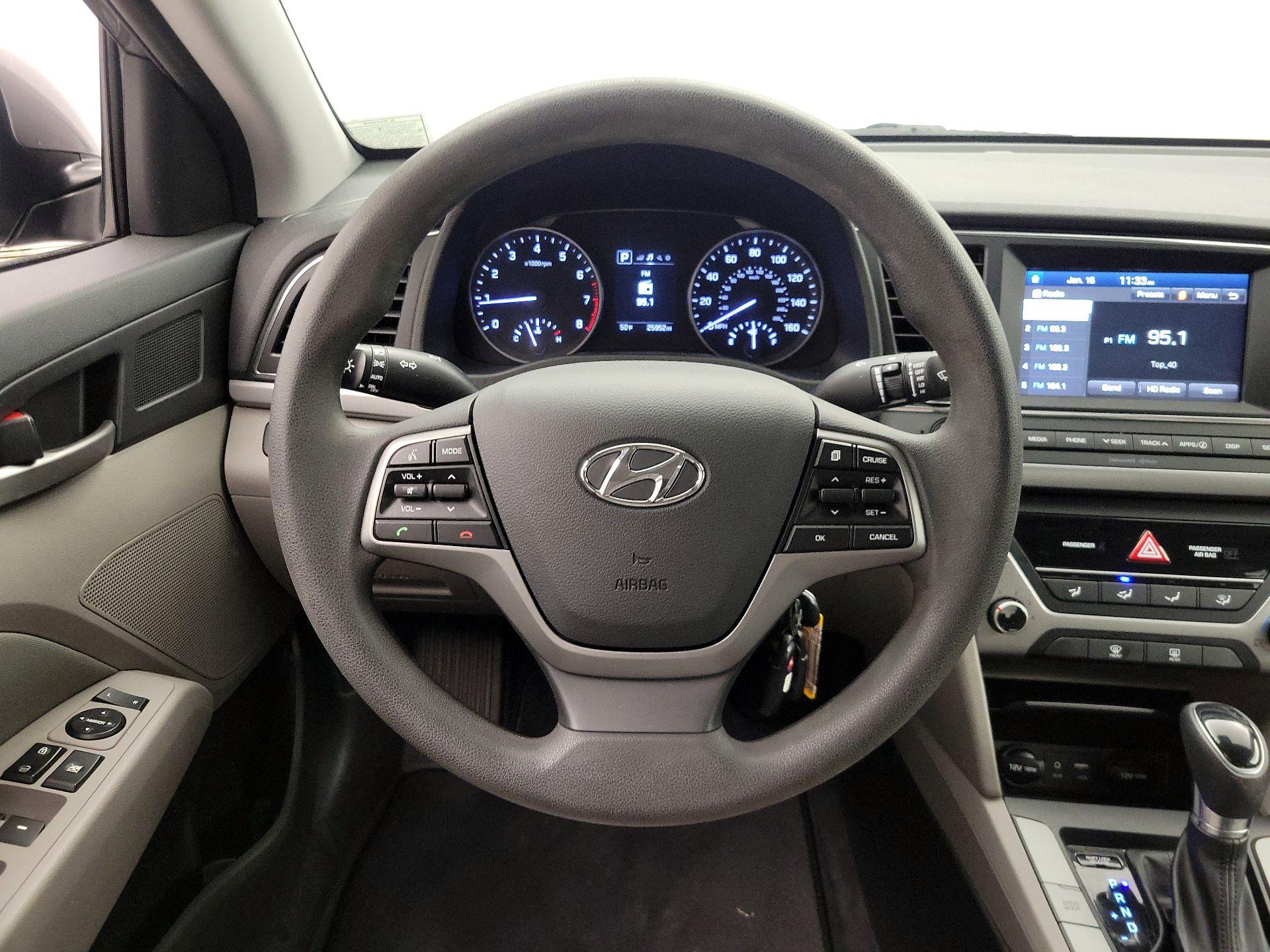 Thumbnail: 2018 Hyundai Elantra - 10