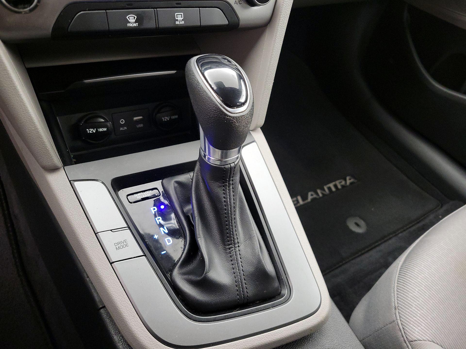 Thumbnail: 2018 Hyundai Elantra - 17