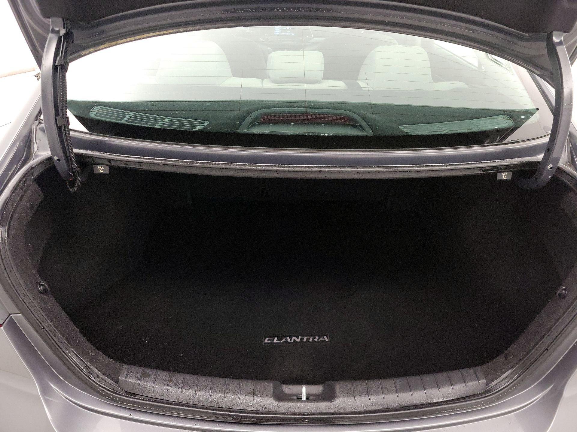 Thumbnail: 2018 Hyundai Elantra - 20