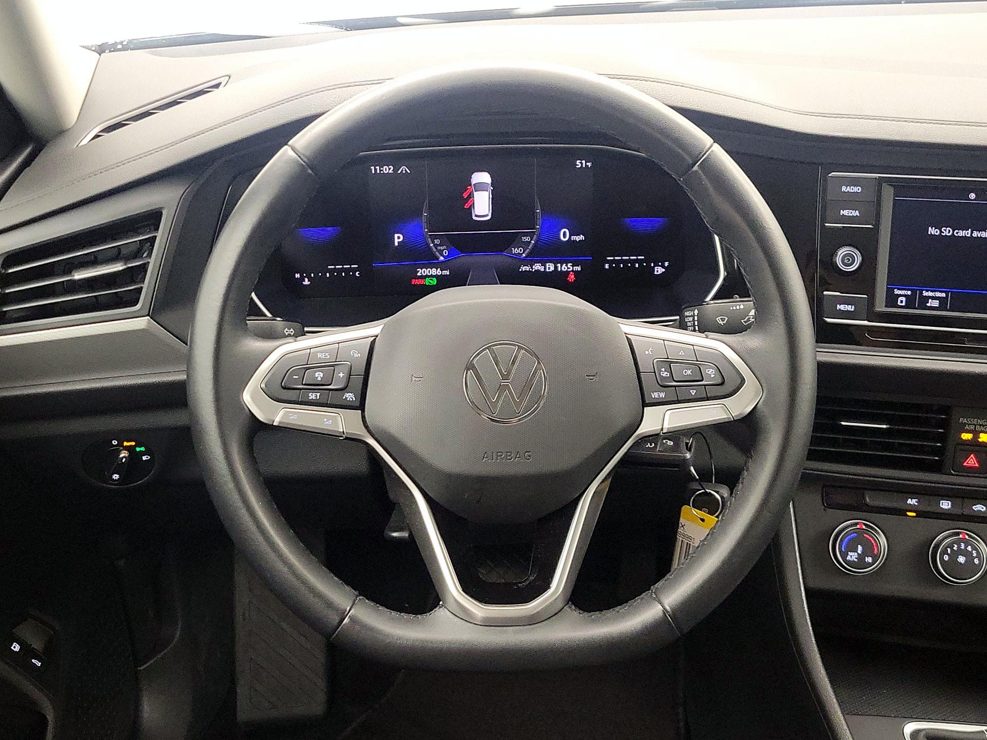 Thumbnail: 2024 Volkswagen Jetta - 10