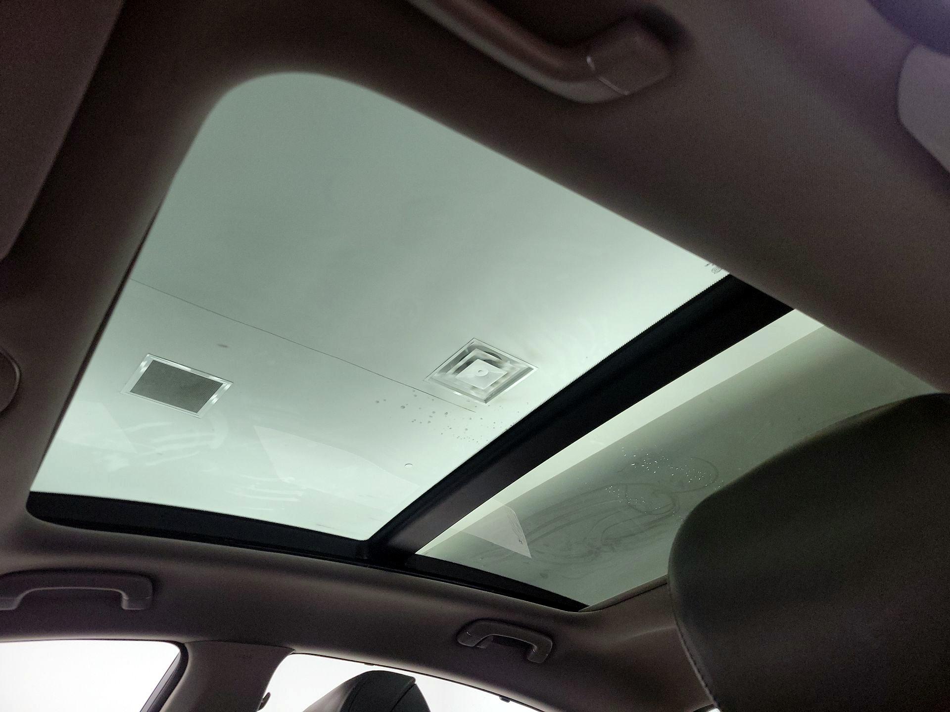 Thumbnail: 2016 Hyundai Genesis - 19