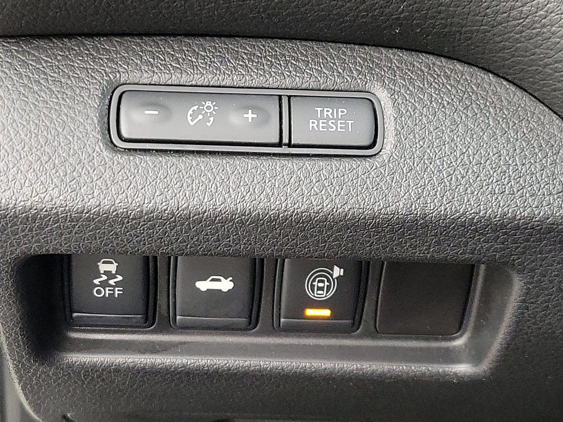 Thumbnail: 2014 Nissan Altima - 13