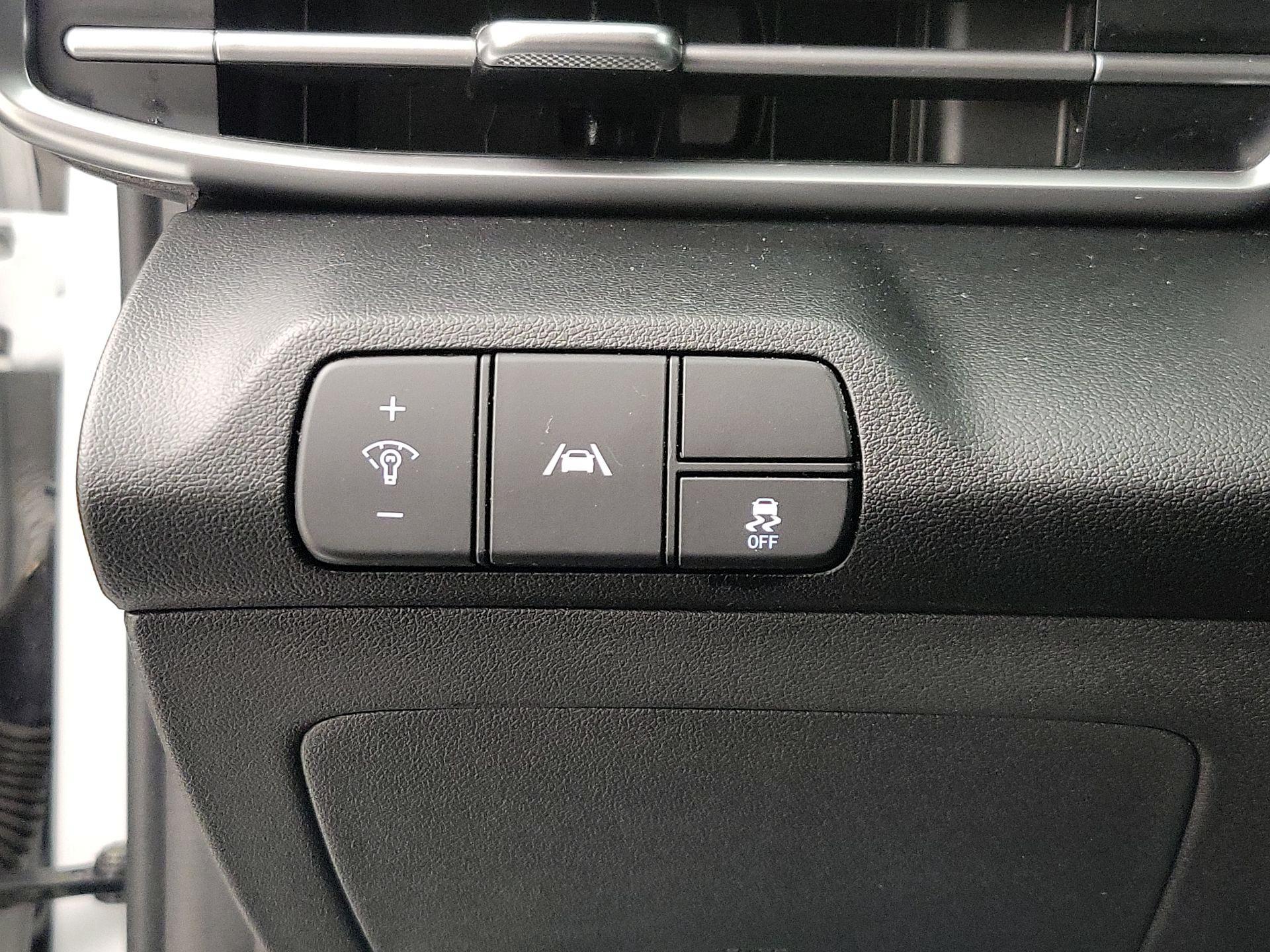 Thumbnail: 2021 Hyundai Elantra - 13