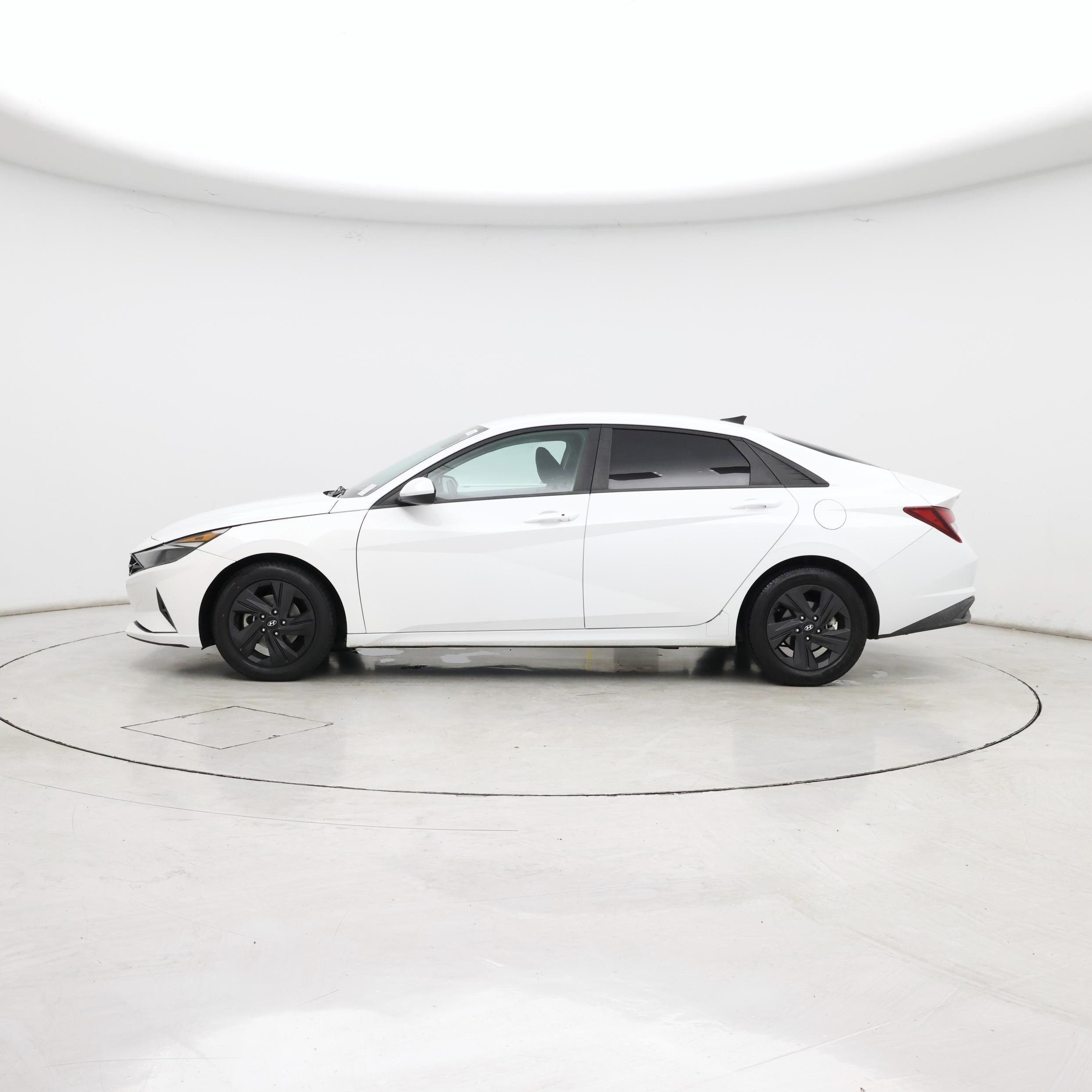 Thumbnail: 2021 Hyundai Elantra - 3