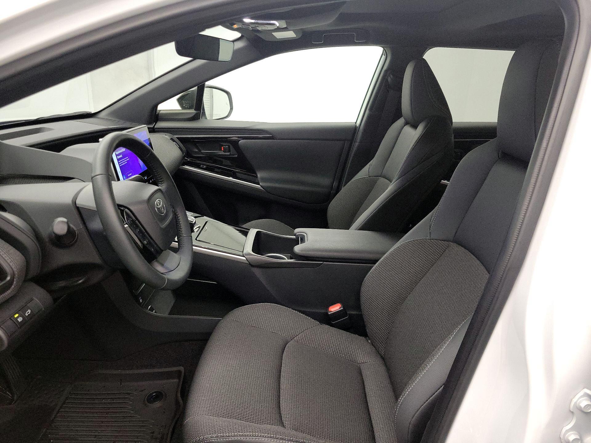 Thumbnail: 2025 Toyota bZ4X - 11