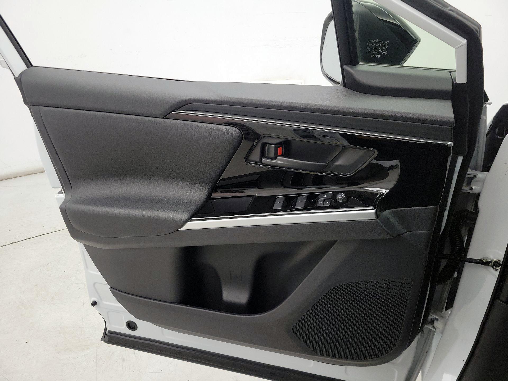 Thumbnail: 2025 Toyota bZ4X - 12