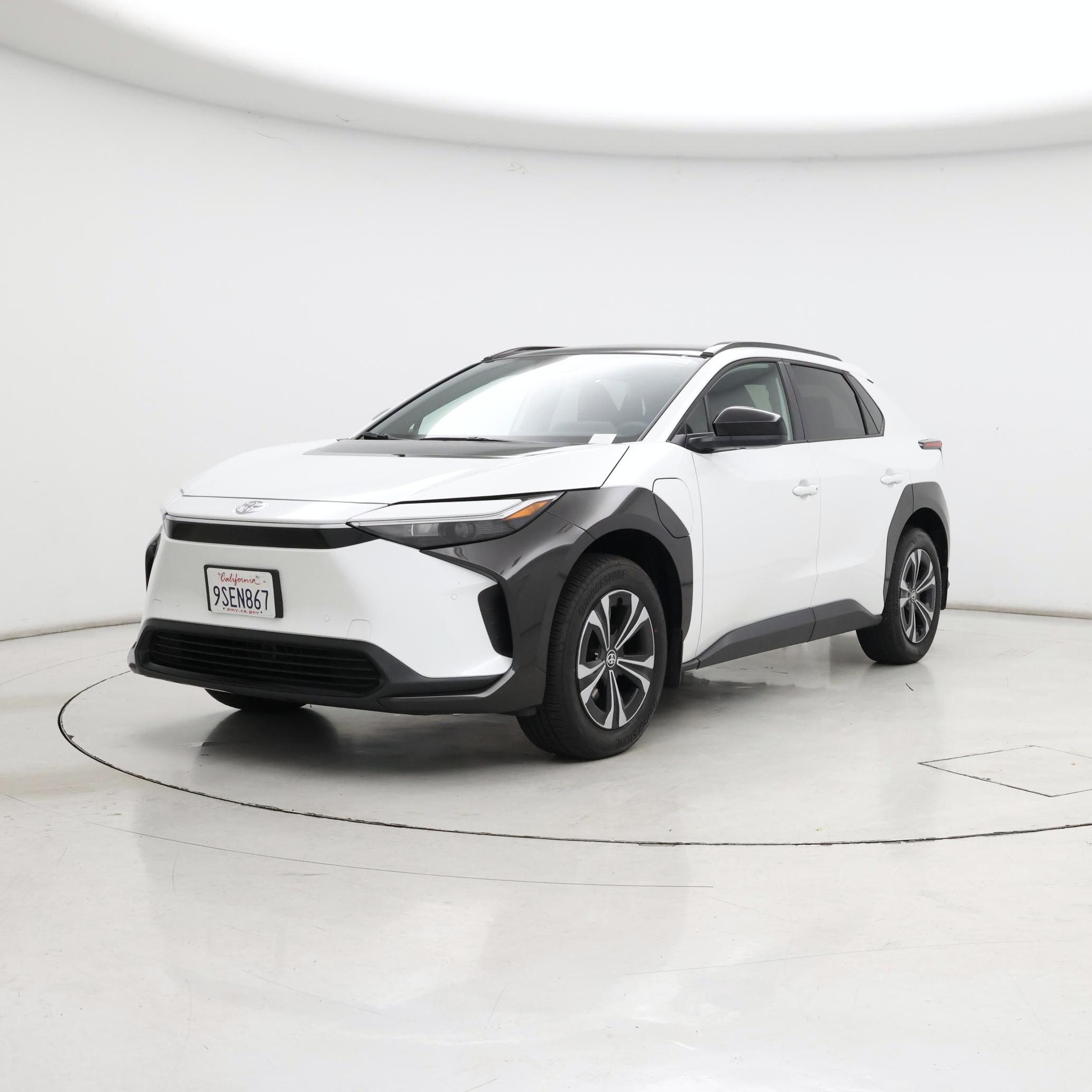 Thumbnail: 2025 Toyota bZ4X - 4