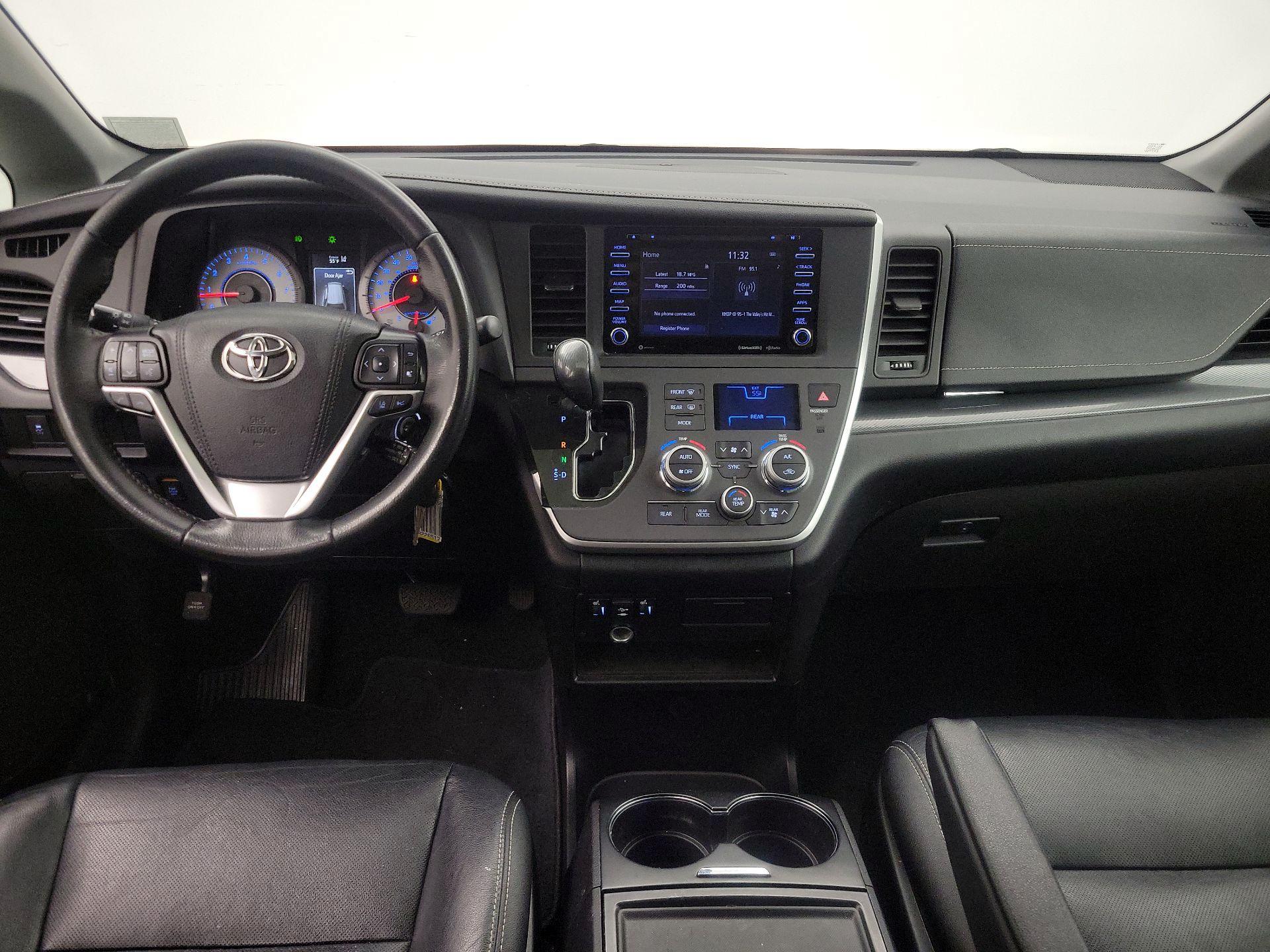 Thumbnail: 2020 Toyota Sienna - 9