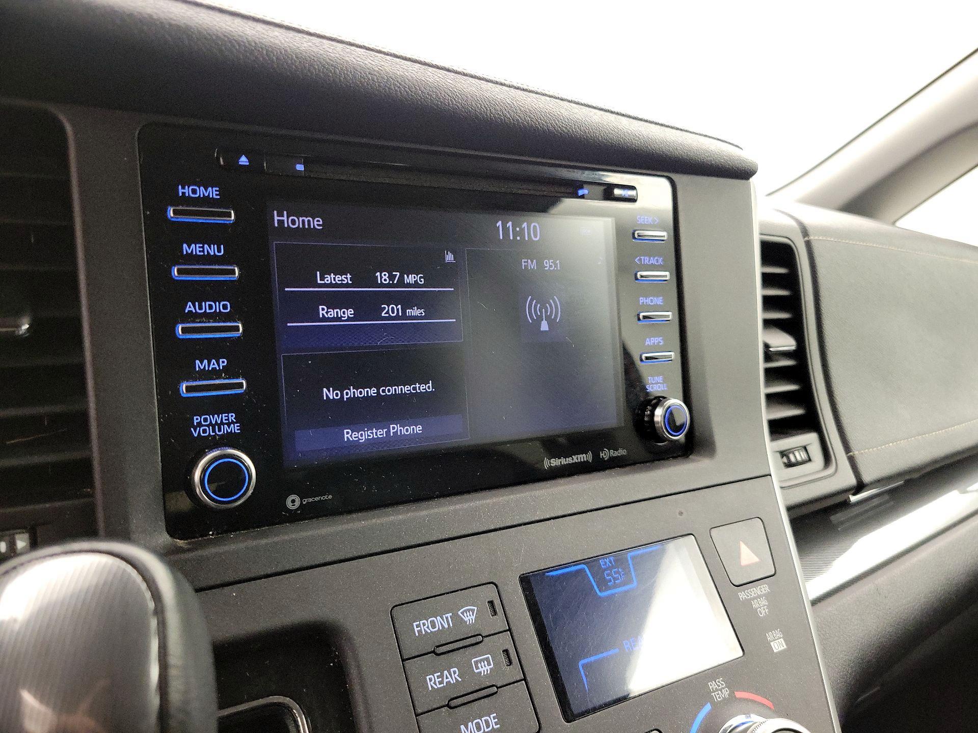 Thumbnail: 2020 Toyota Sienna - 15