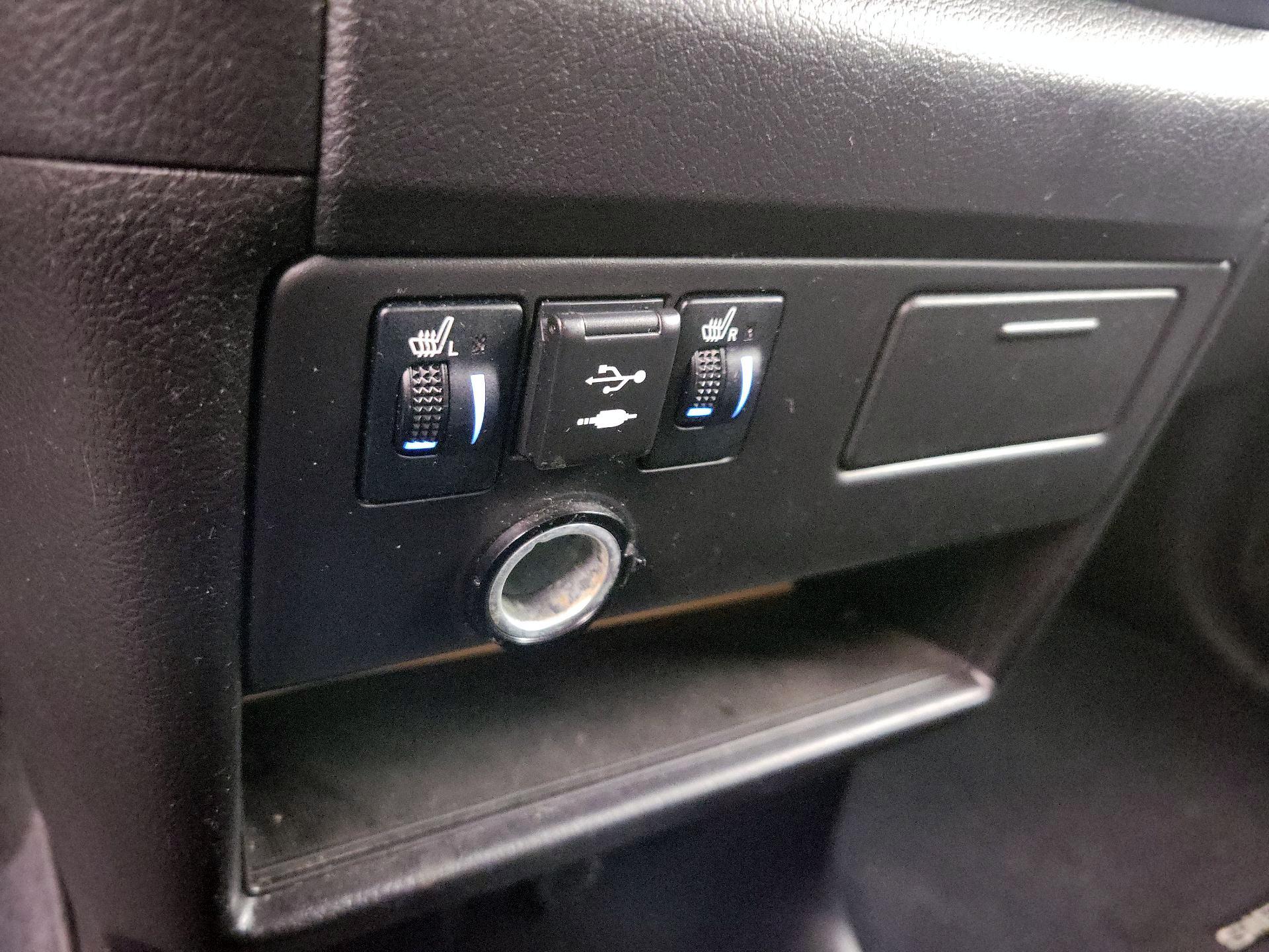 Thumbnail: 2020 Toyota Sienna - 18