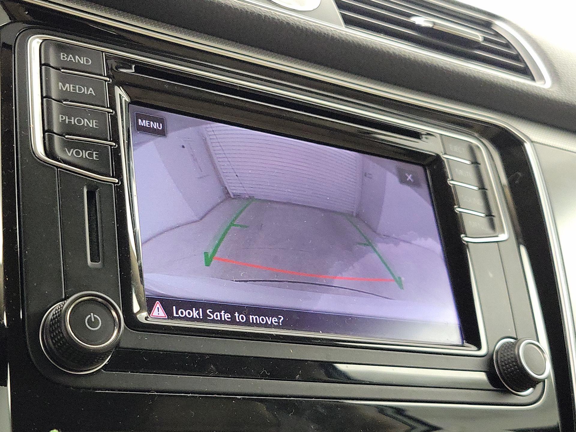 Thumbnail: 2017 Volkswagen Passat - 14