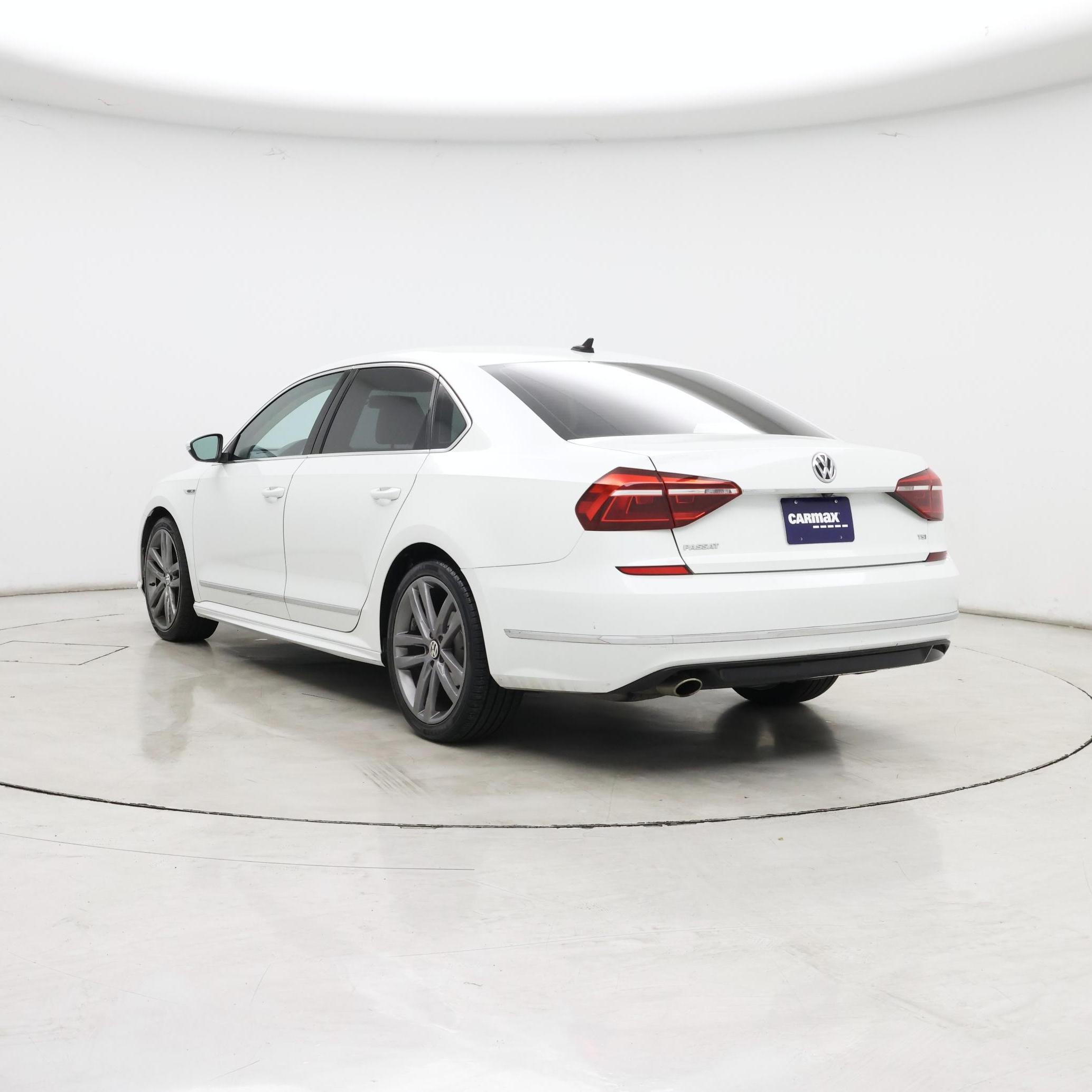 Thumbnail: 2017 Volkswagen Passat - 2