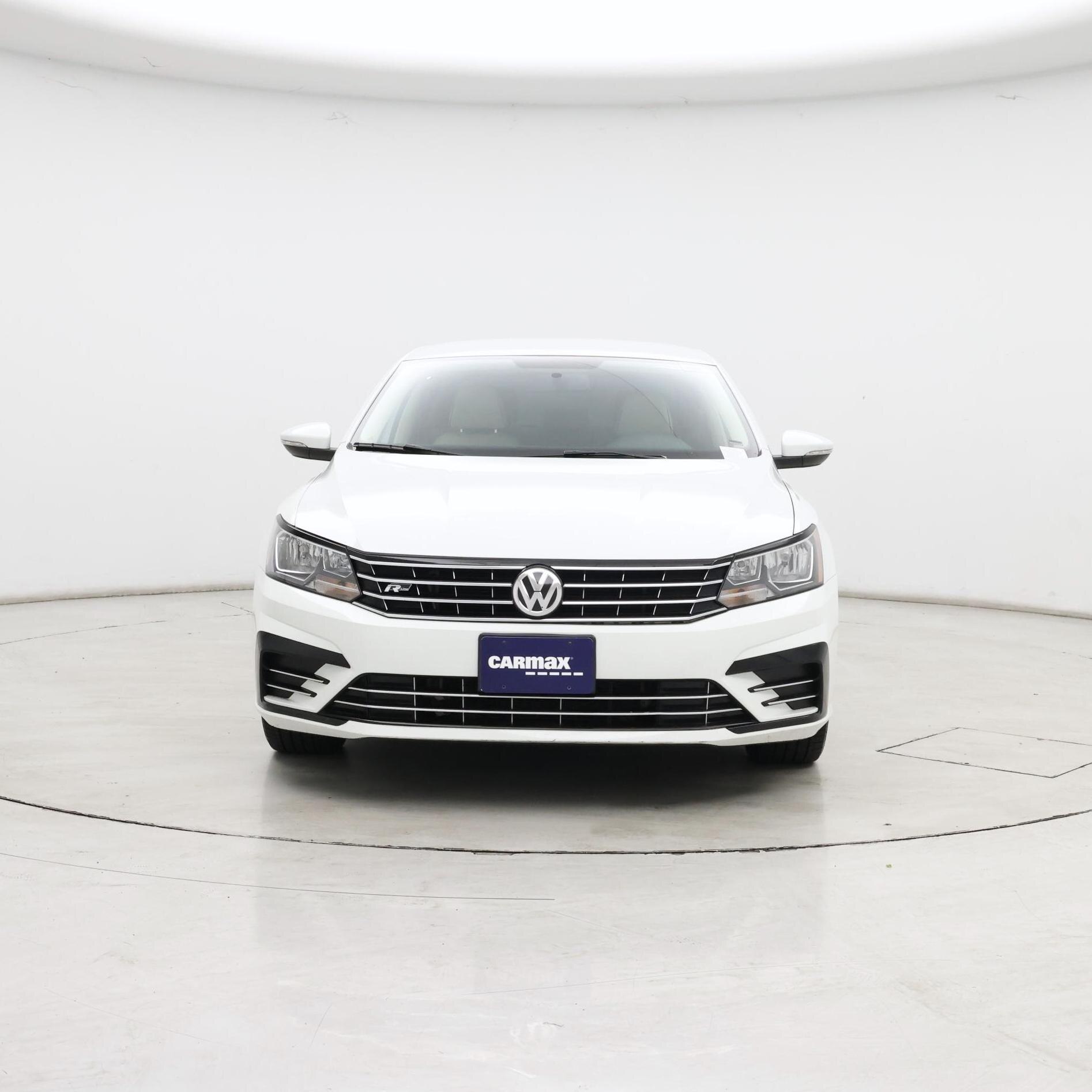 Thumbnail: 2017 Volkswagen Passat - 5